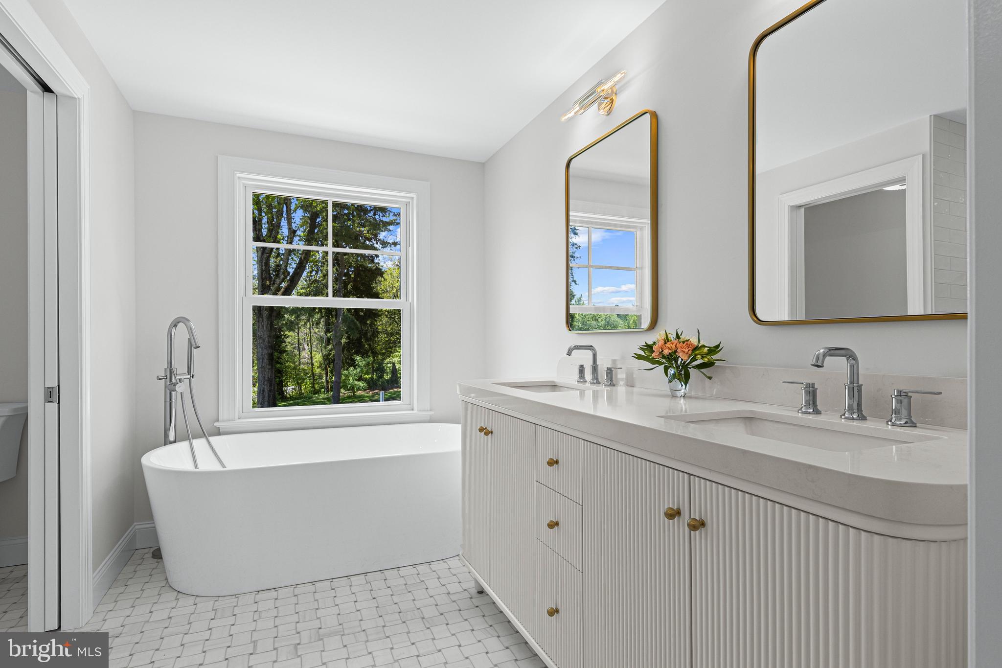 ROLLING MEADOW EST - Residential