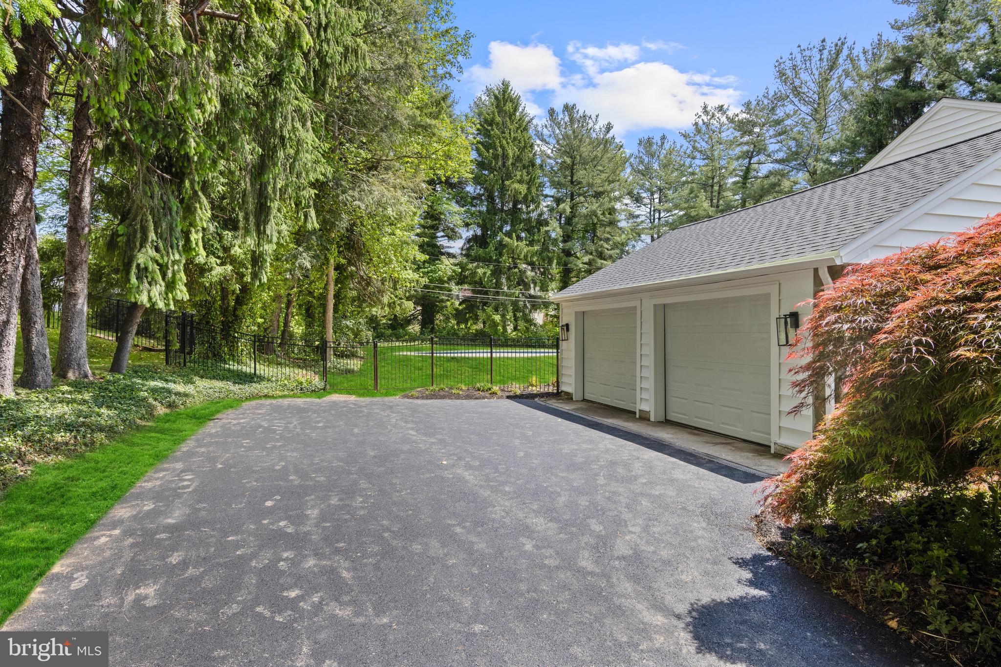 ROLLING MEADOW EST - Residential