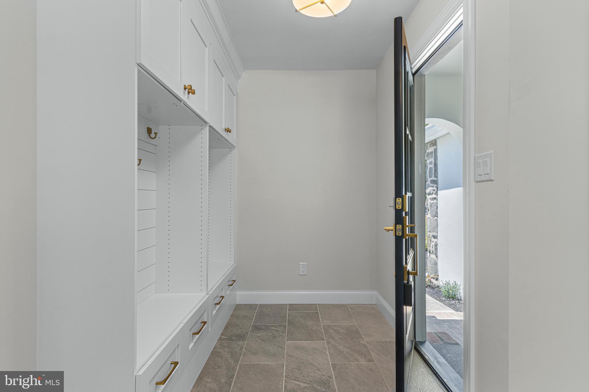 ROLLING MEADOW EST - Residential