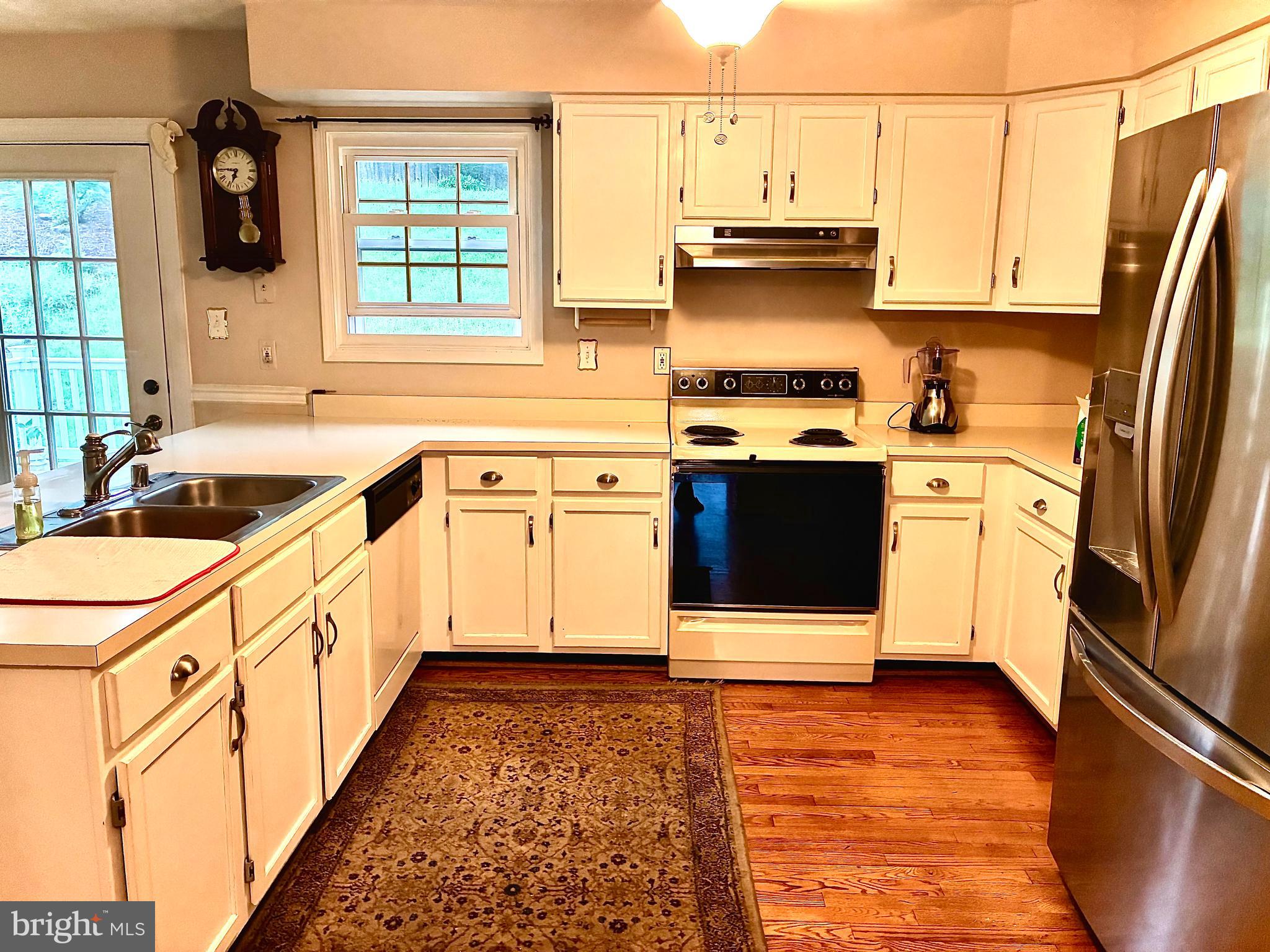 5914 MANOR HOUSE LANE