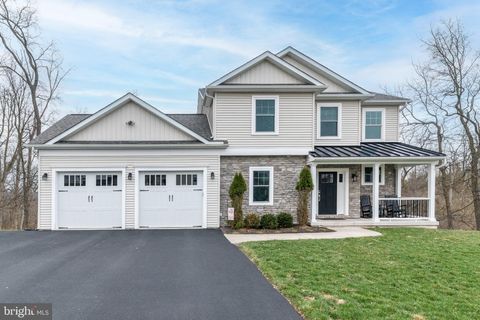 447 GREEN MEADOW DRIVE DOUGLASSVILLE PA 19518