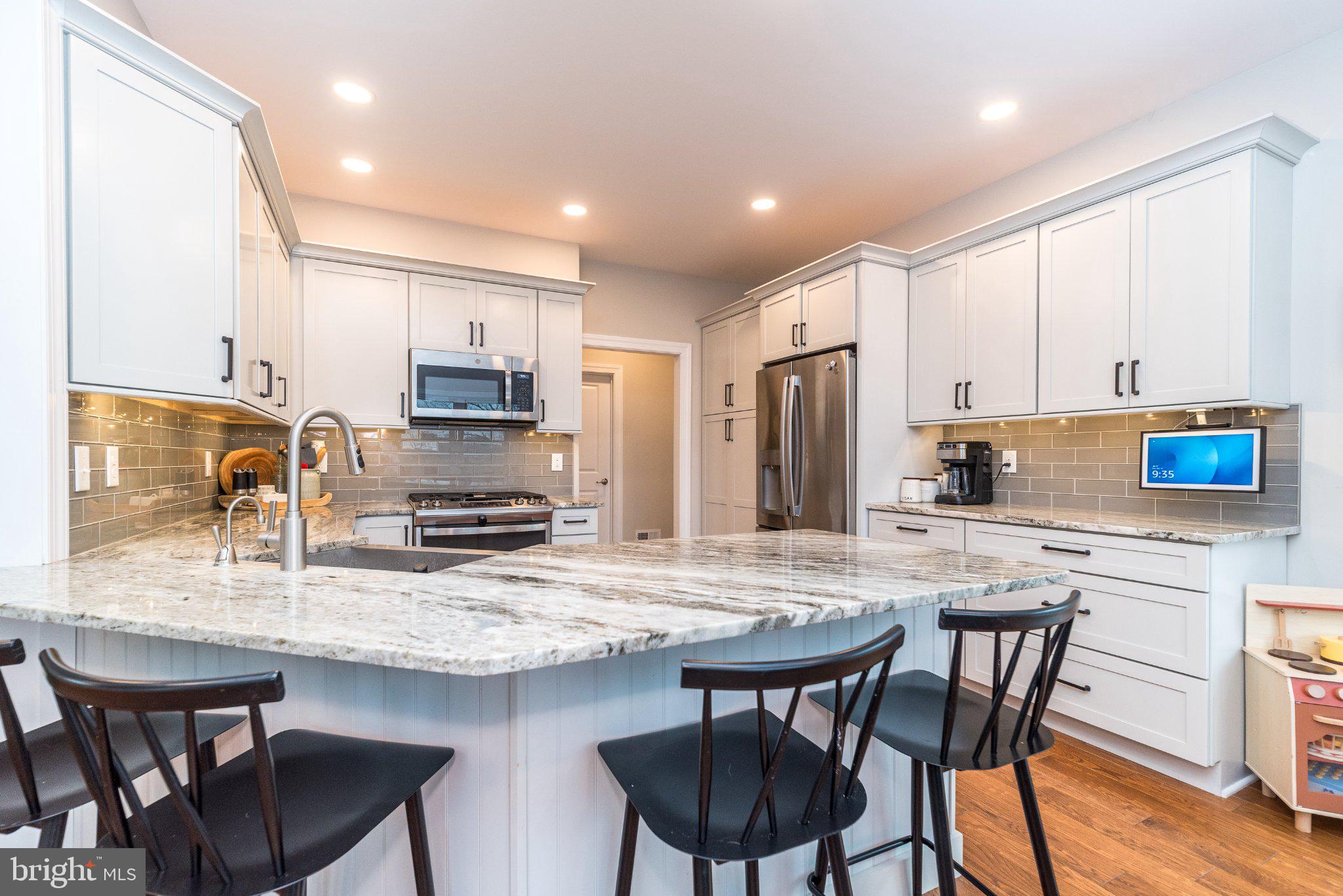 HIGH MEADOW - Residential