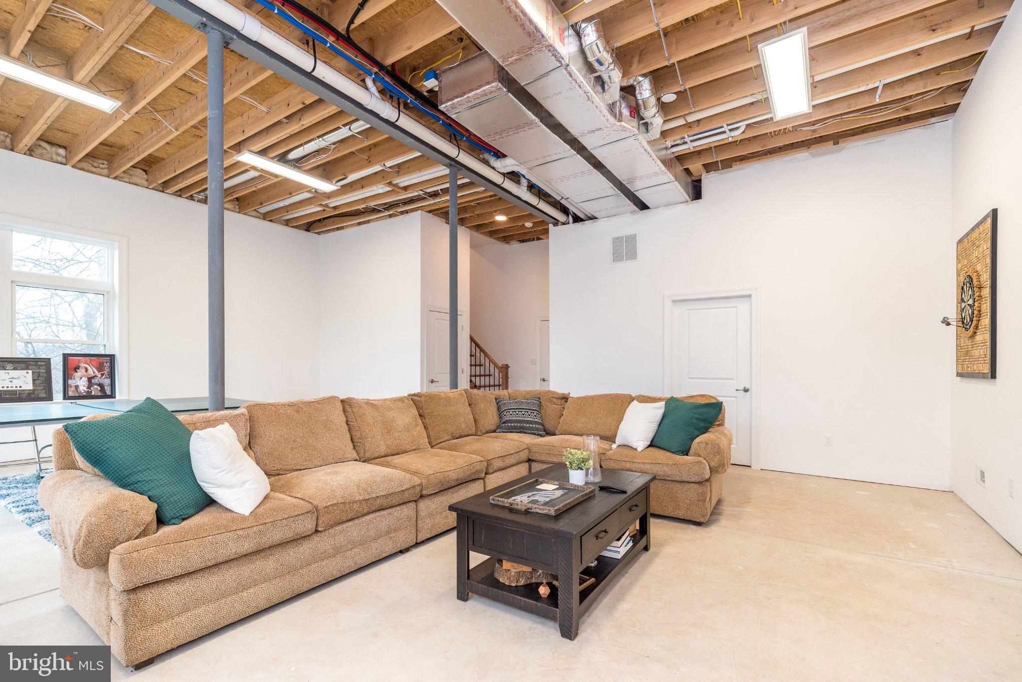 HIGH MEADOW - Residential