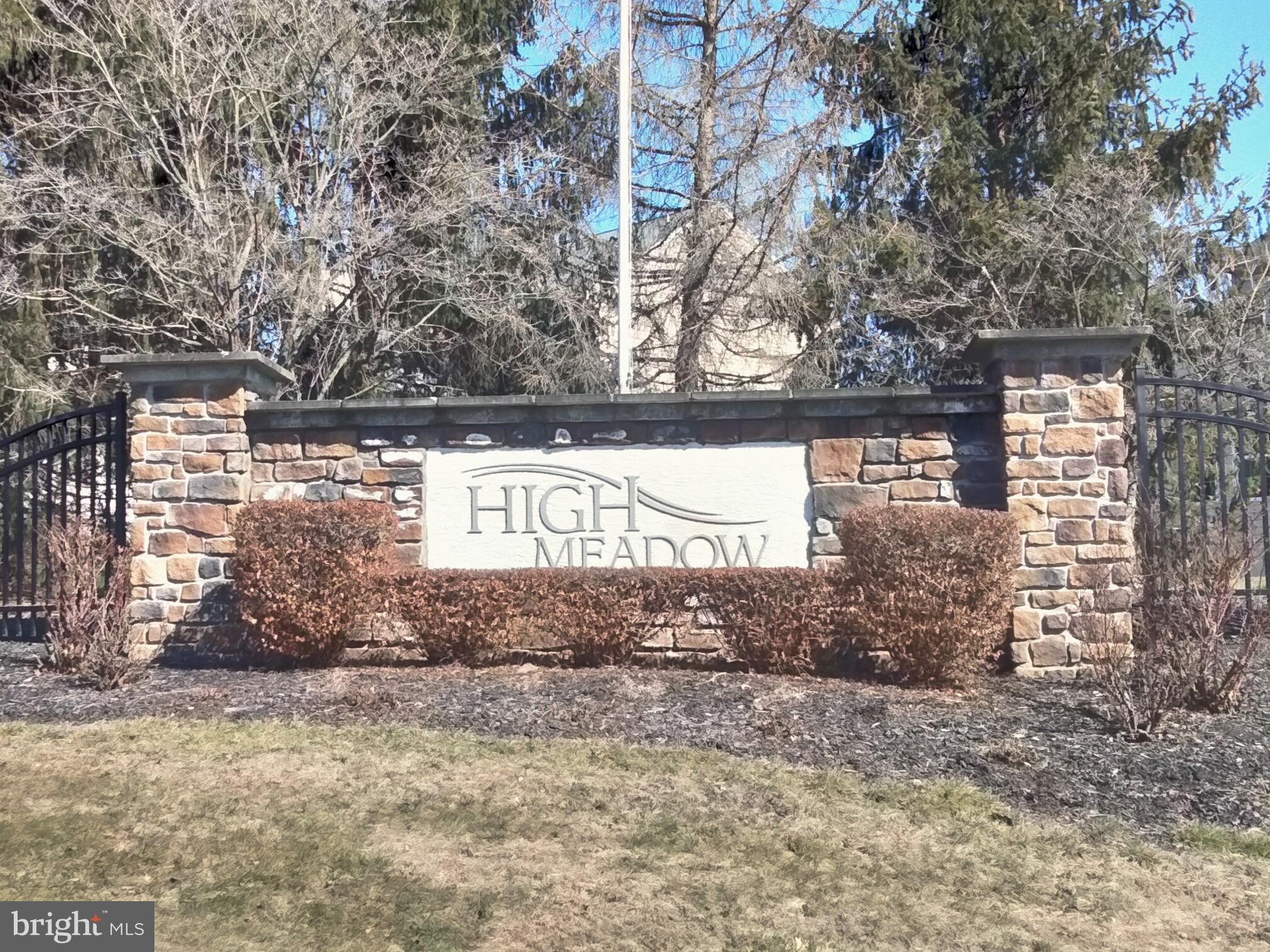 447 GREEN MEADOW DRIVE