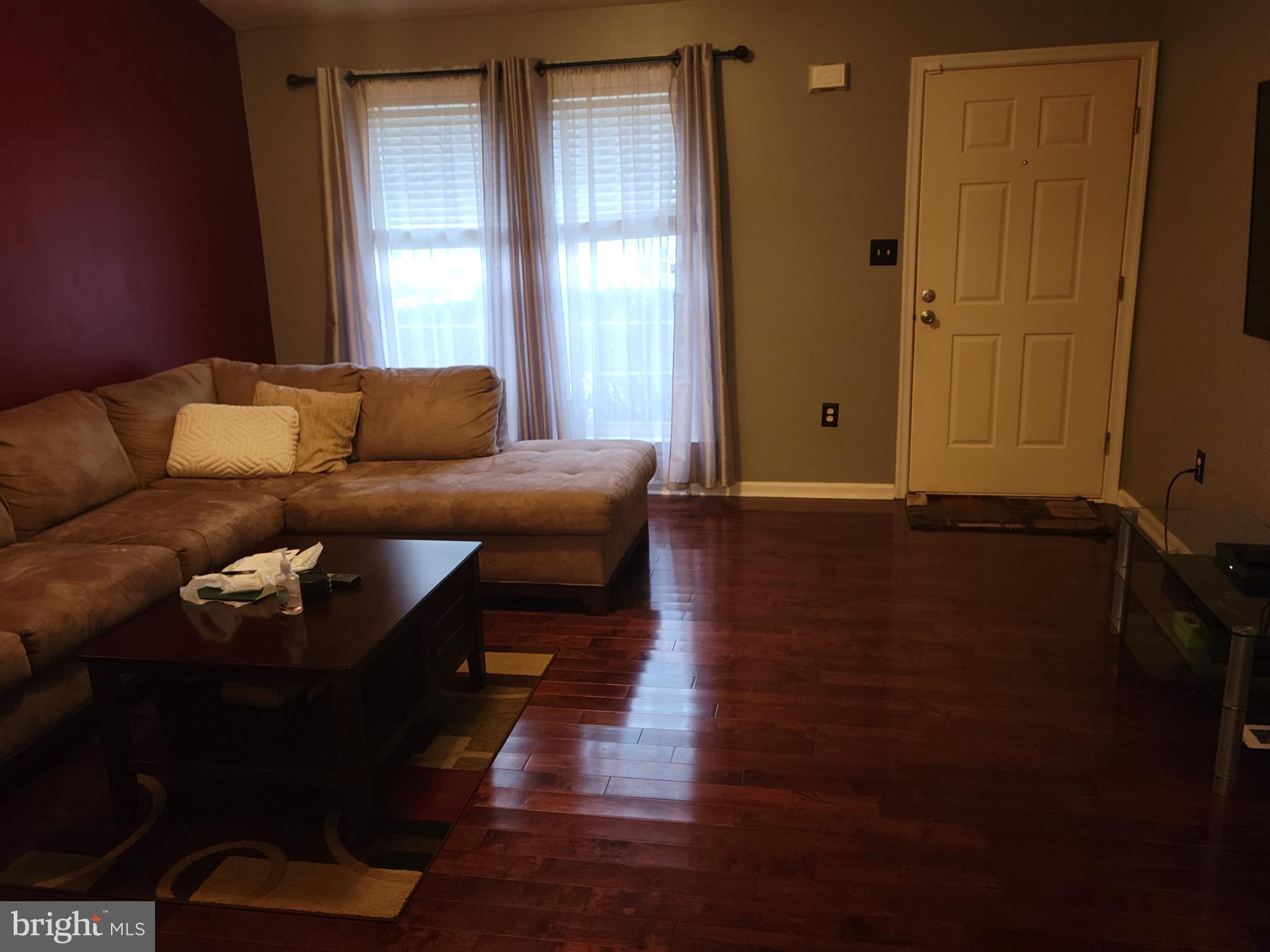 LAKE LAND OR - Residential