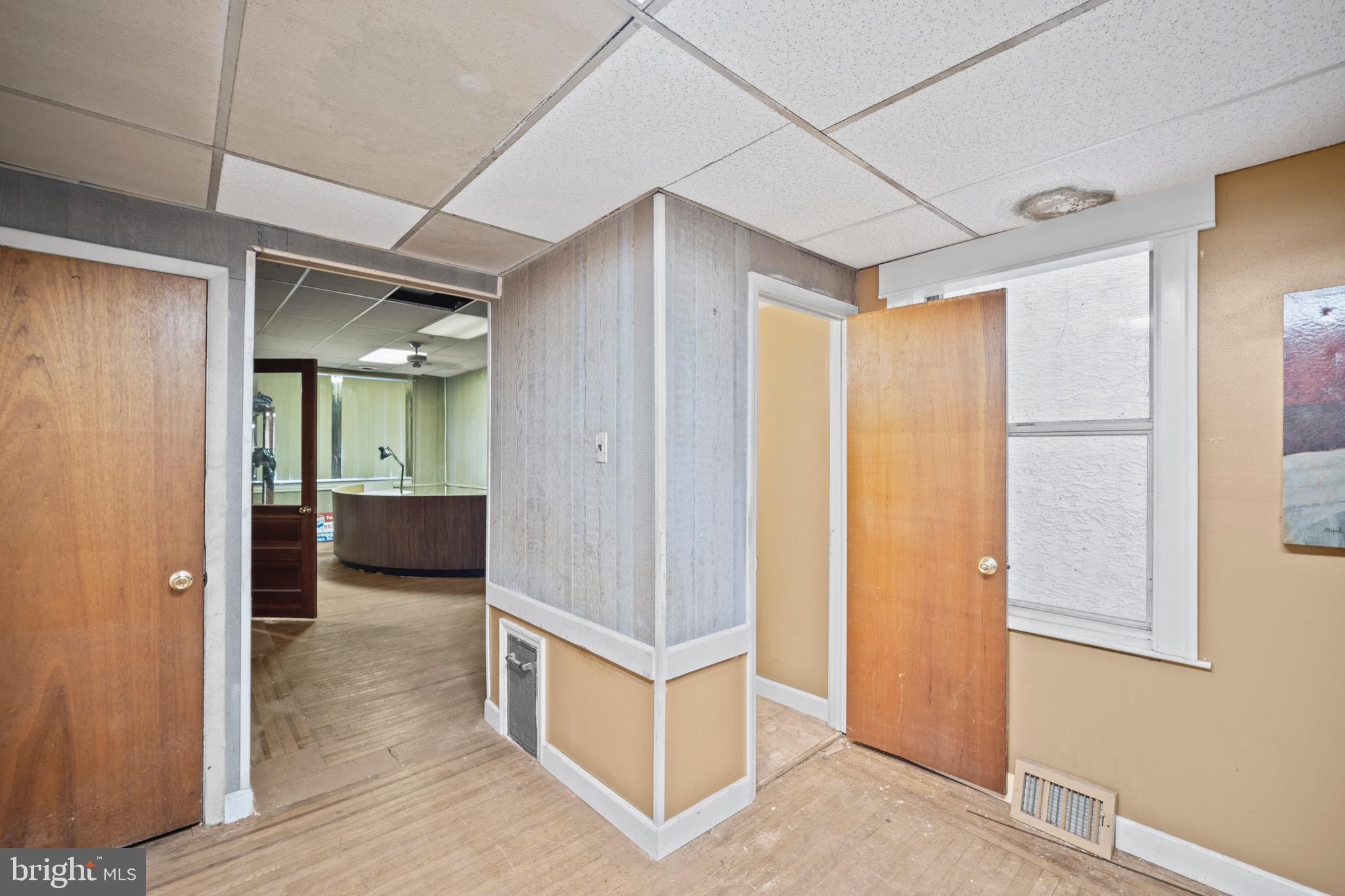 FISHTOWN - Commercial Sale