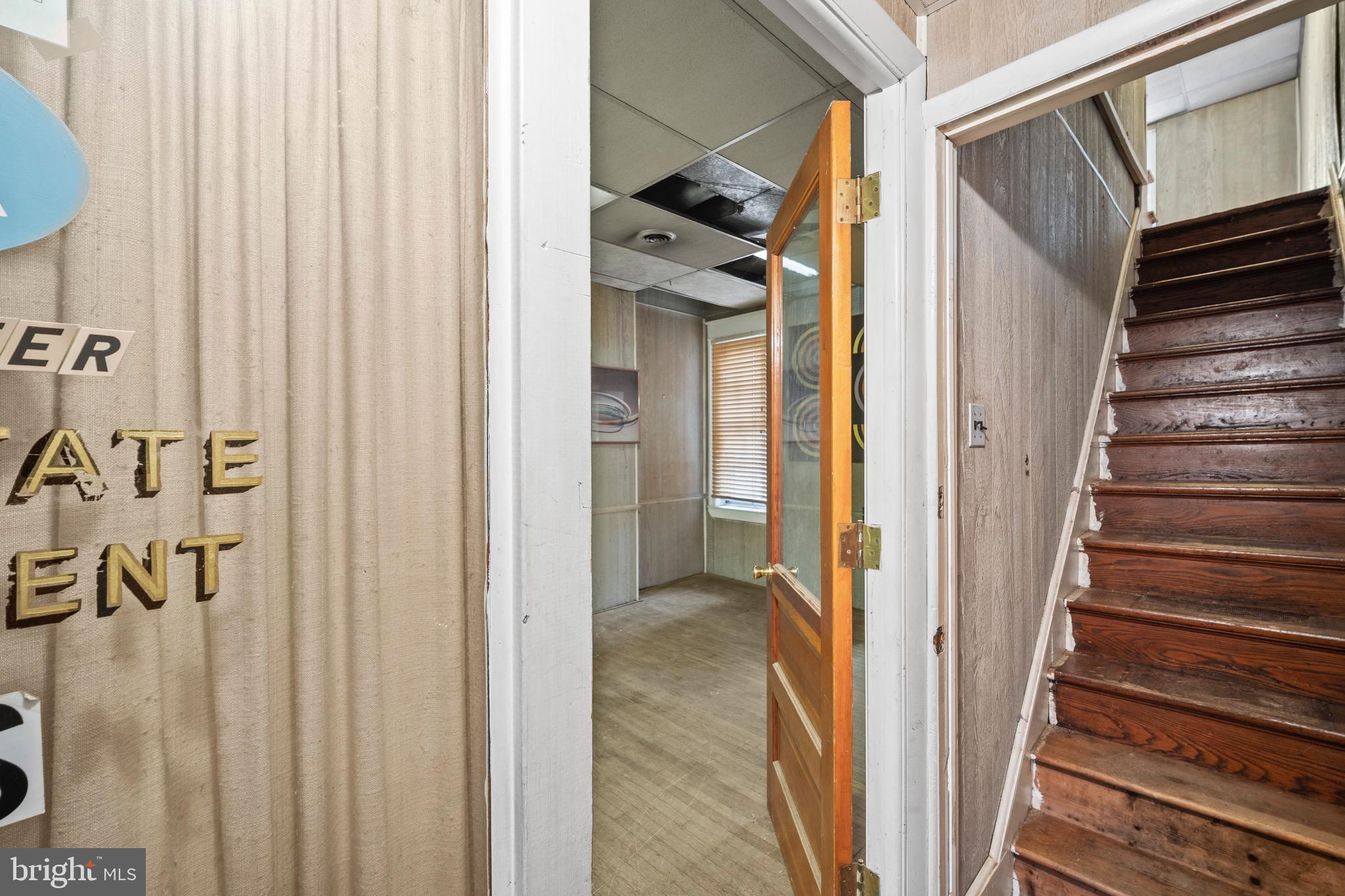 FISHTOWN - Commercial Sale