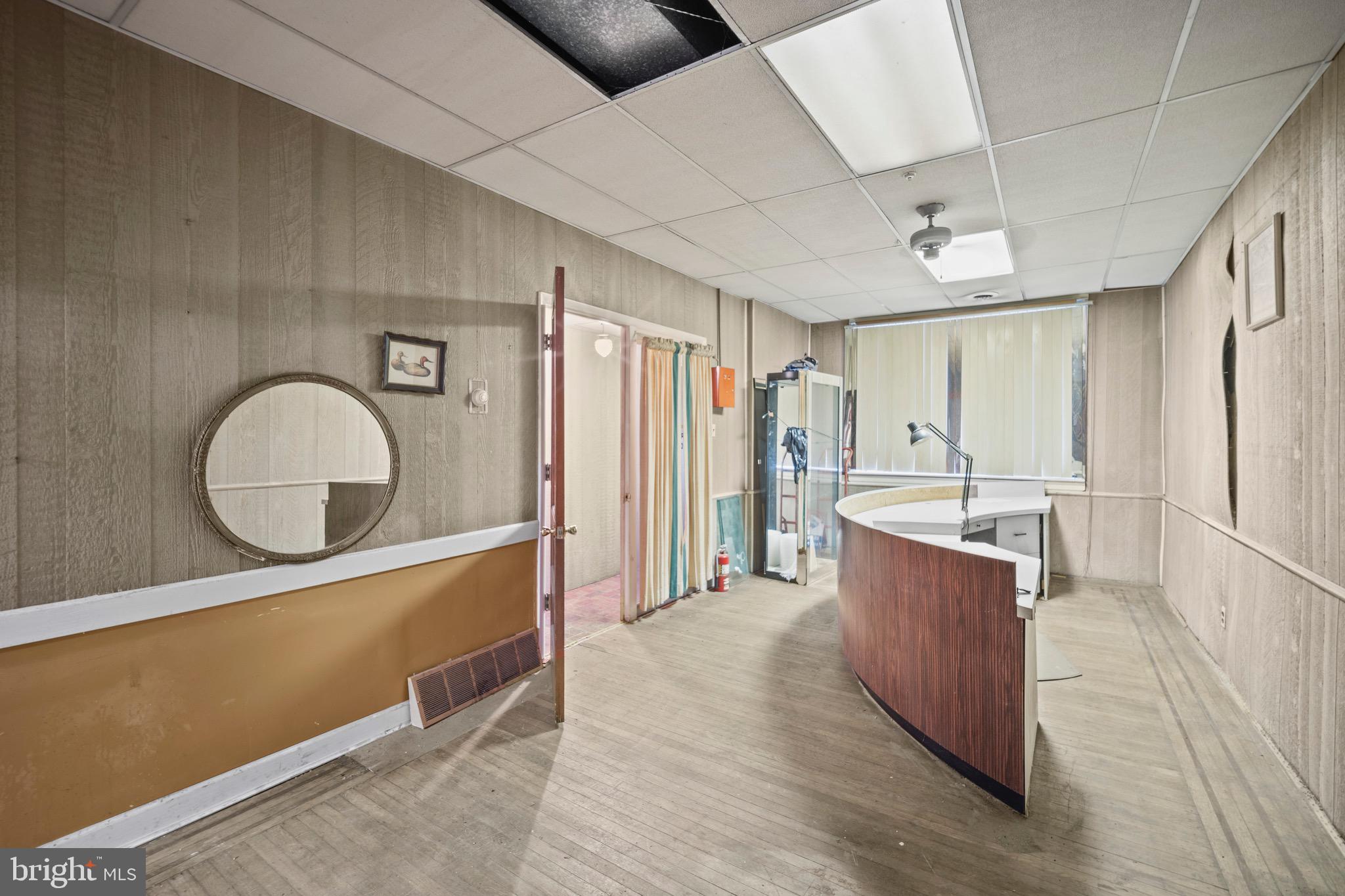 FISHTOWN - Commercial Sale