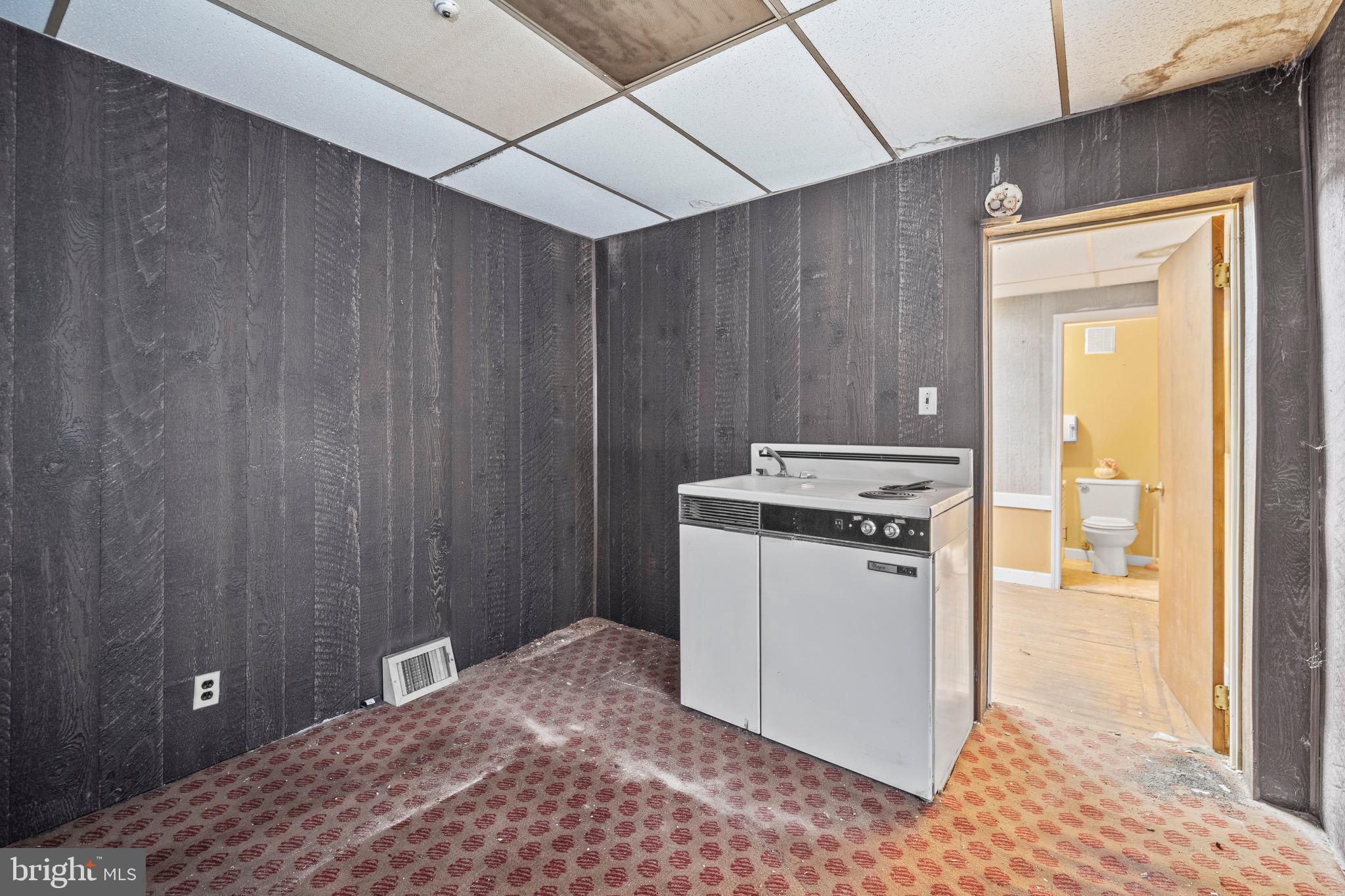 FISHTOWN - Commercial Sale