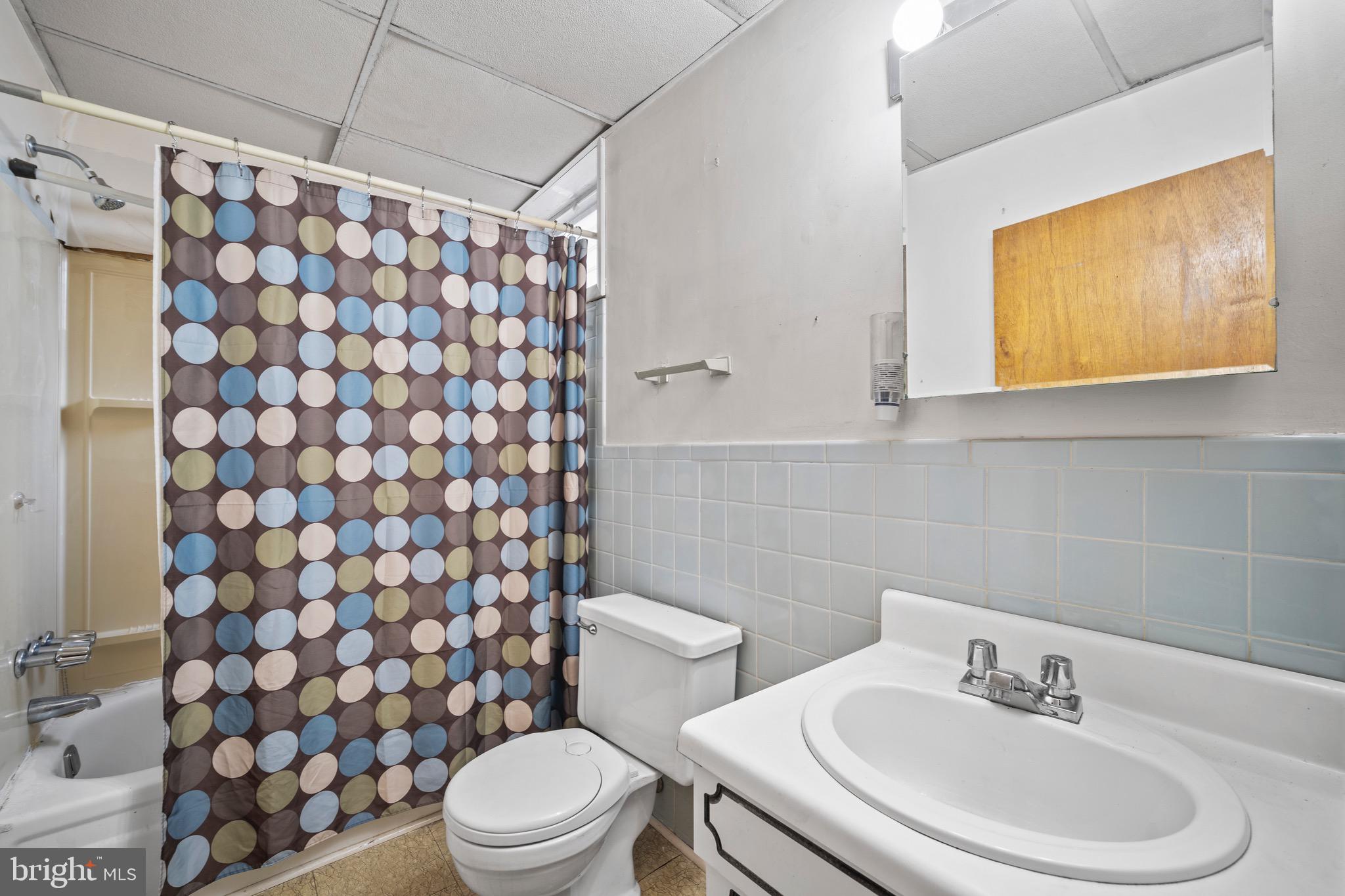 FISHTOWN - Commercial Sale