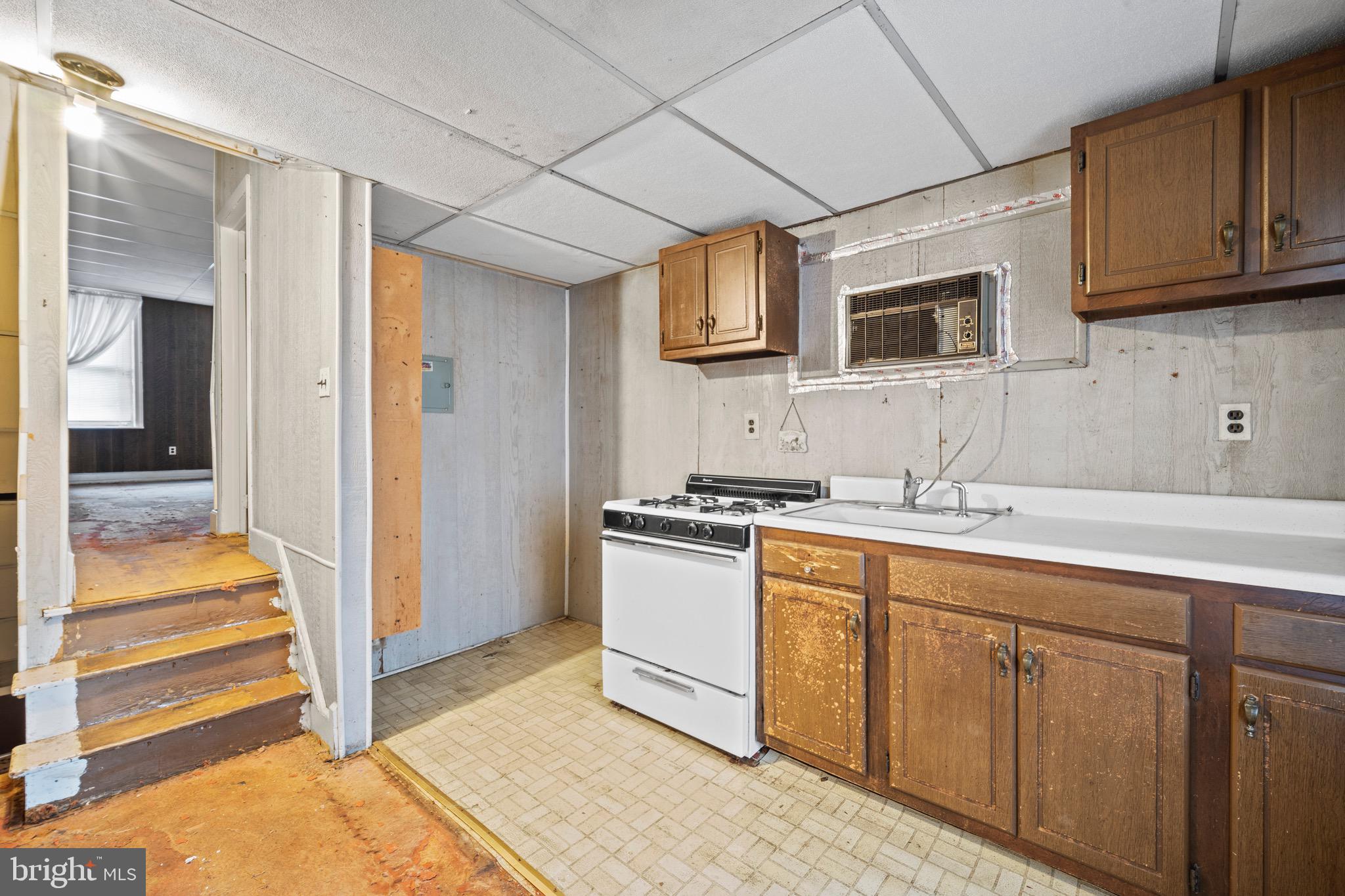 FISHTOWN - Commercial Sale