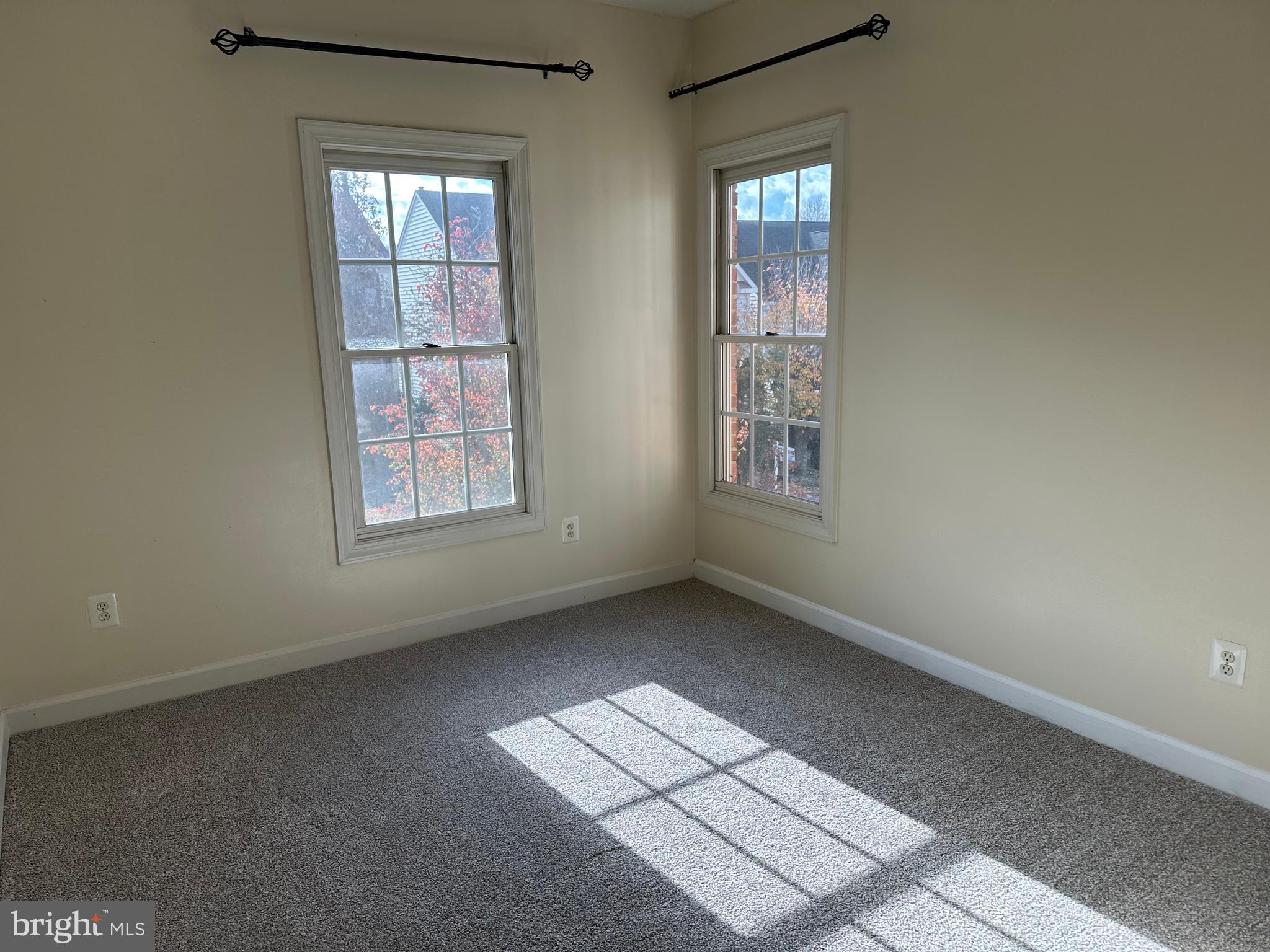 LORTON TOWN CNTR LANDBAY - Residential Lease