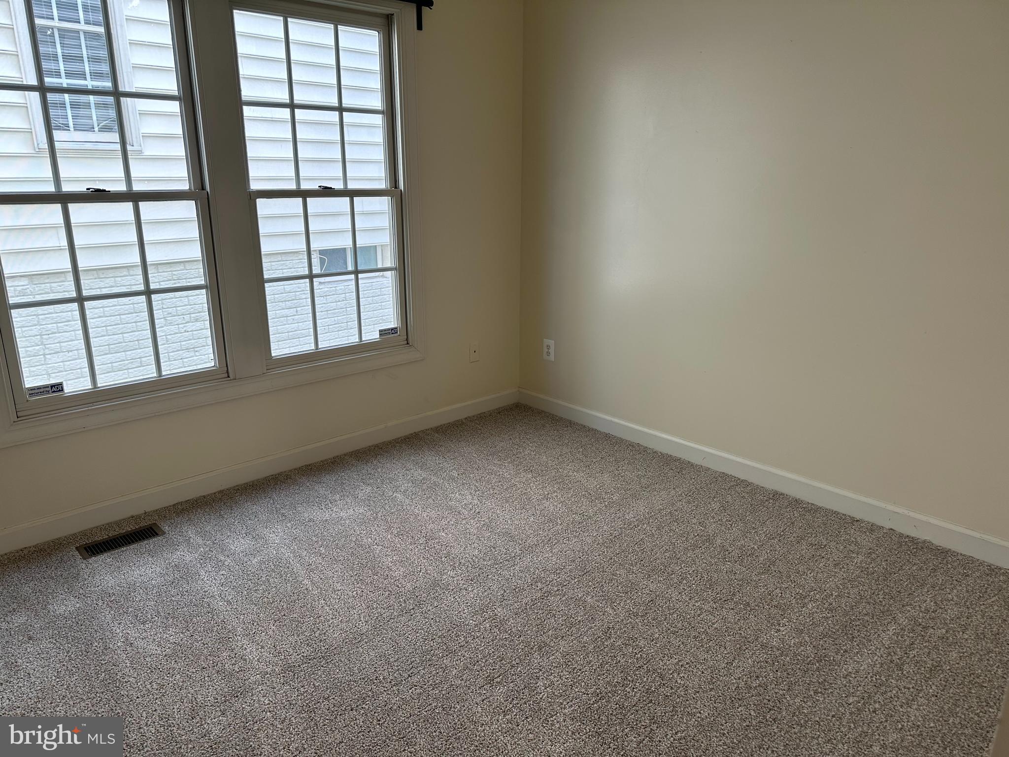 LORTON TOWN CNTR LANDBAY - Residential Lease