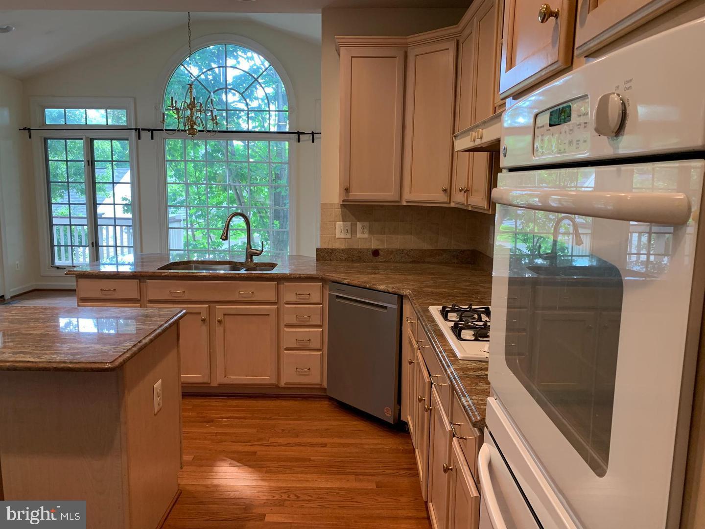 LORTON TOWN CNTR LANDBAY - Residential Lease