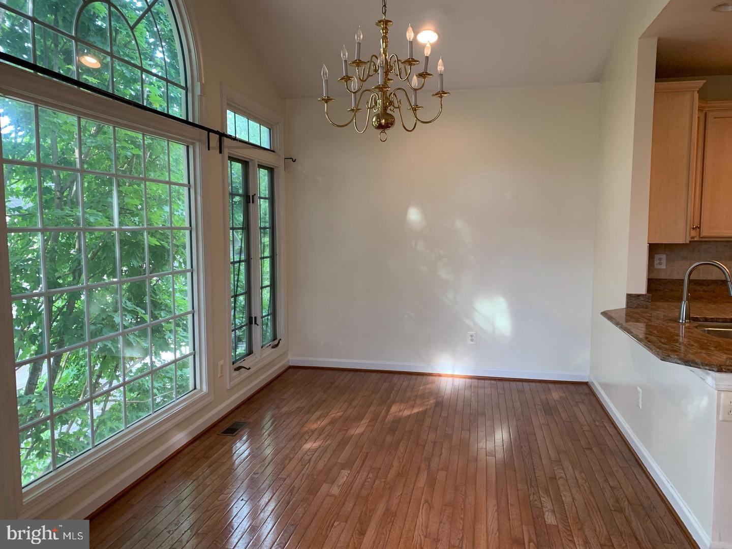 LORTON TOWN CNTR LANDBAY - Residential Lease