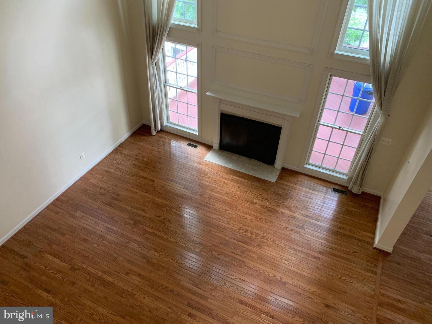 LORTON TOWN CNTR LANDBAY - Residential Lease