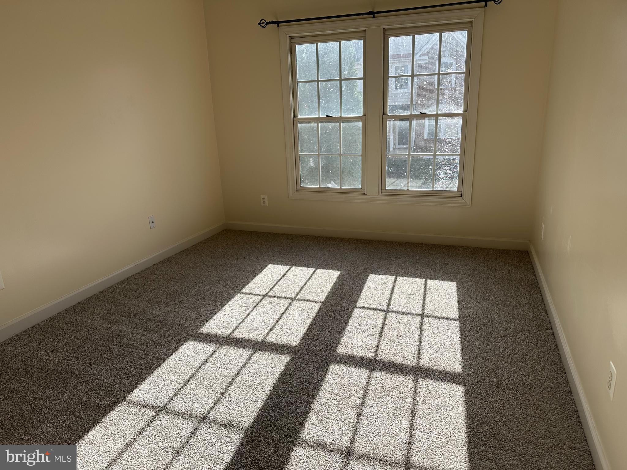 LORTON TOWN CNTR LANDBAY - Residential Lease