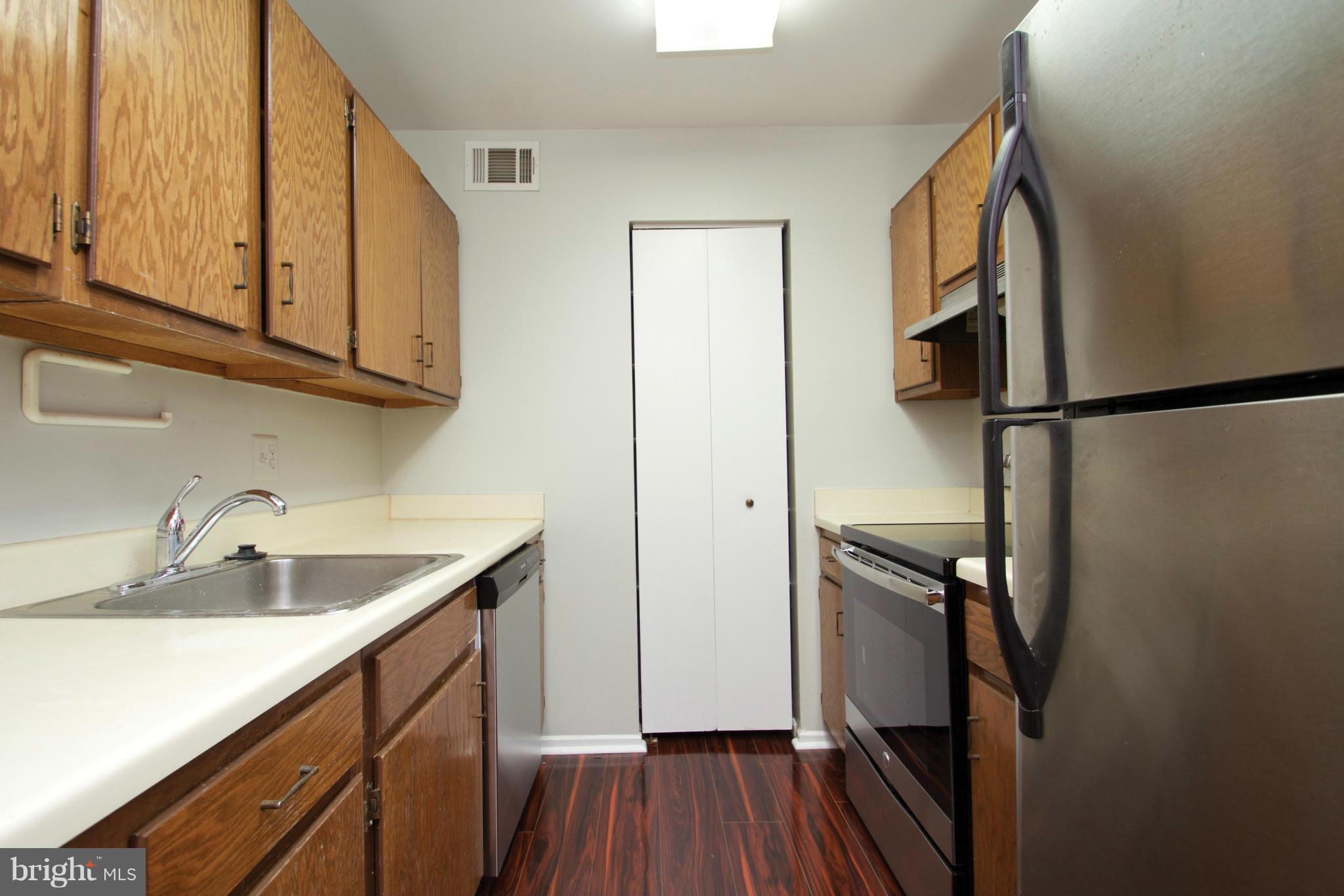 MANOR VILLAGE - Residential