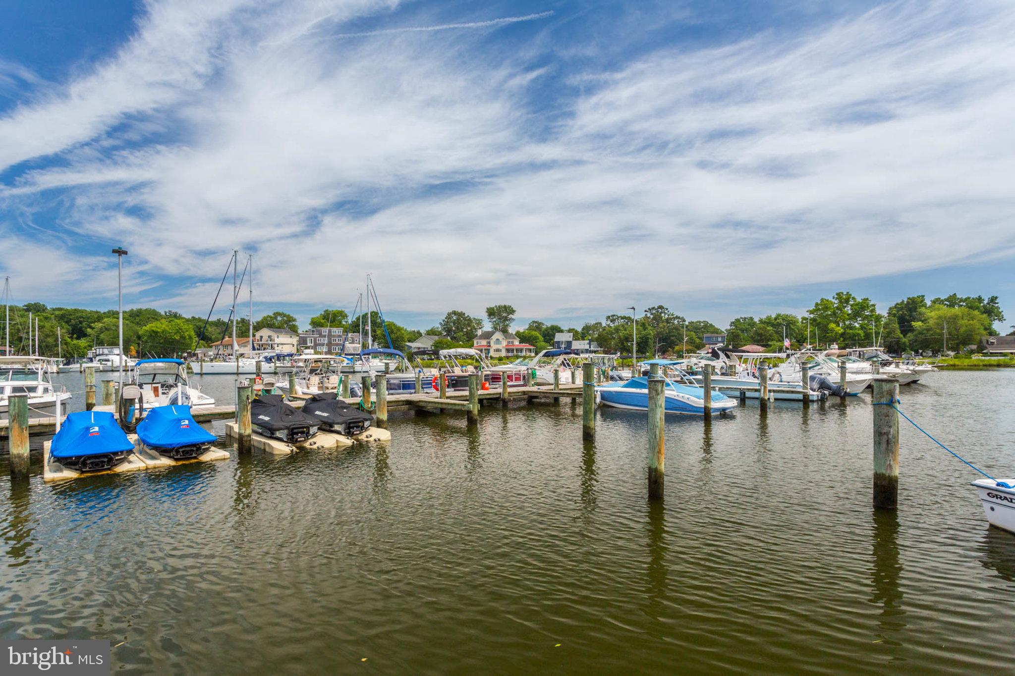 WOODLAND BEACH - Residential