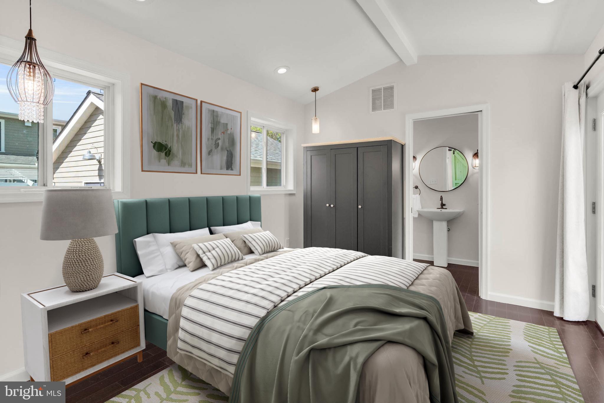 WOODLAND BEACH - Residential