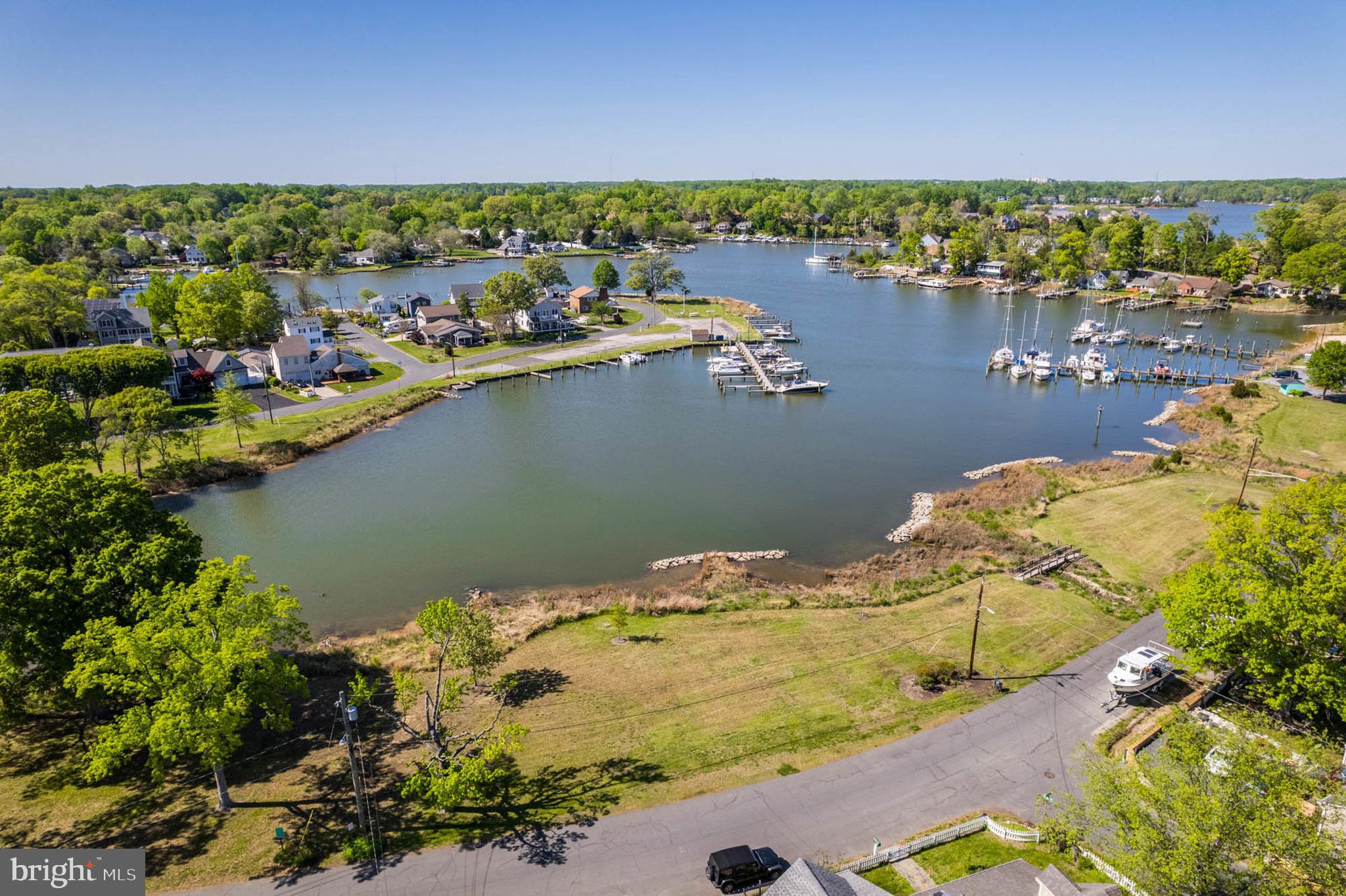 WOODLAND BEACH - Residential