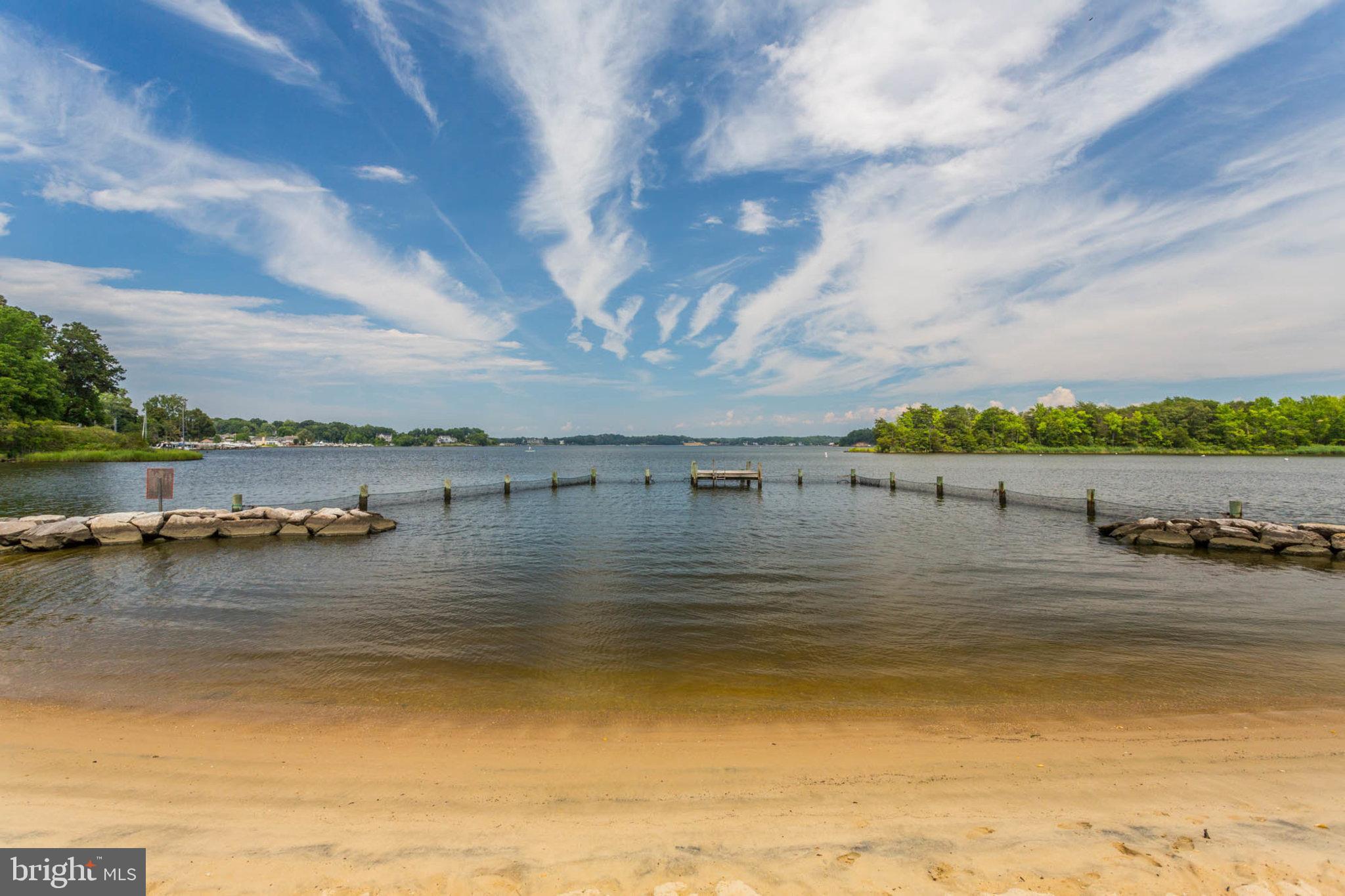 WOODLAND BEACH - Residential