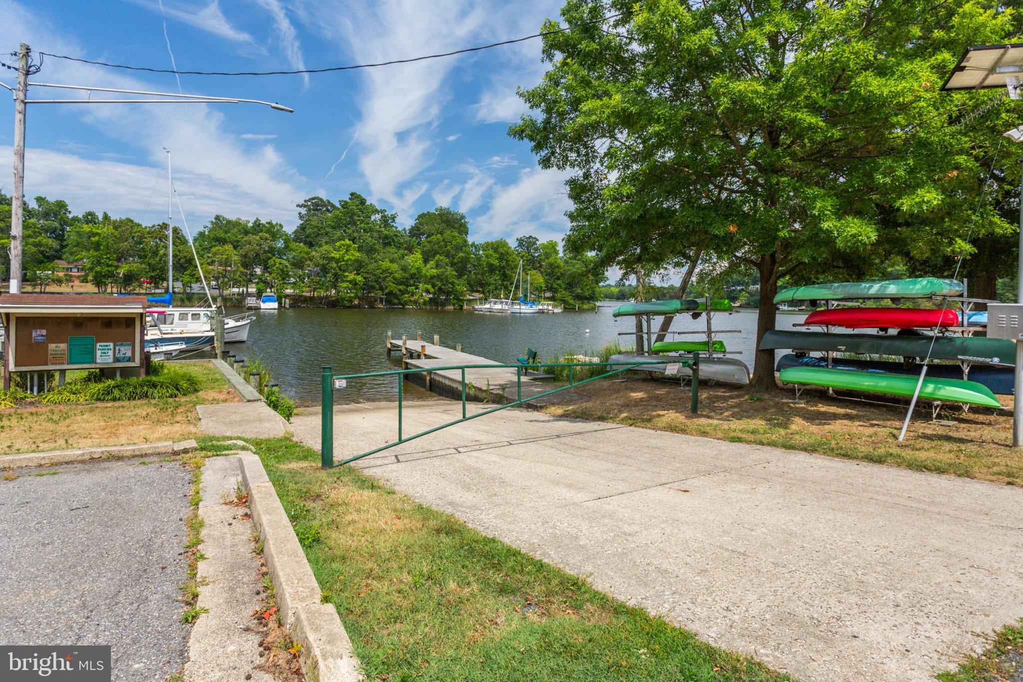 WOODLAND BEACH - Residential
