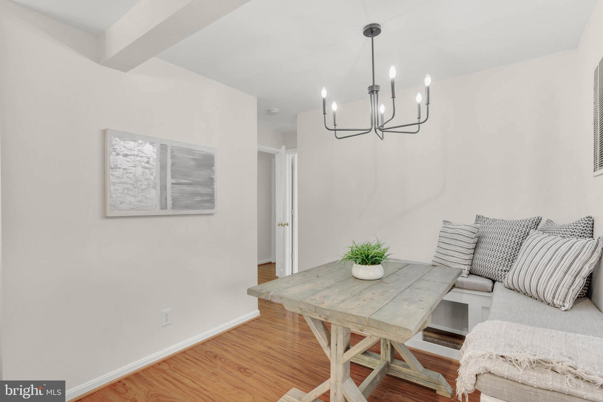 WOODLAND BEACH - Residential