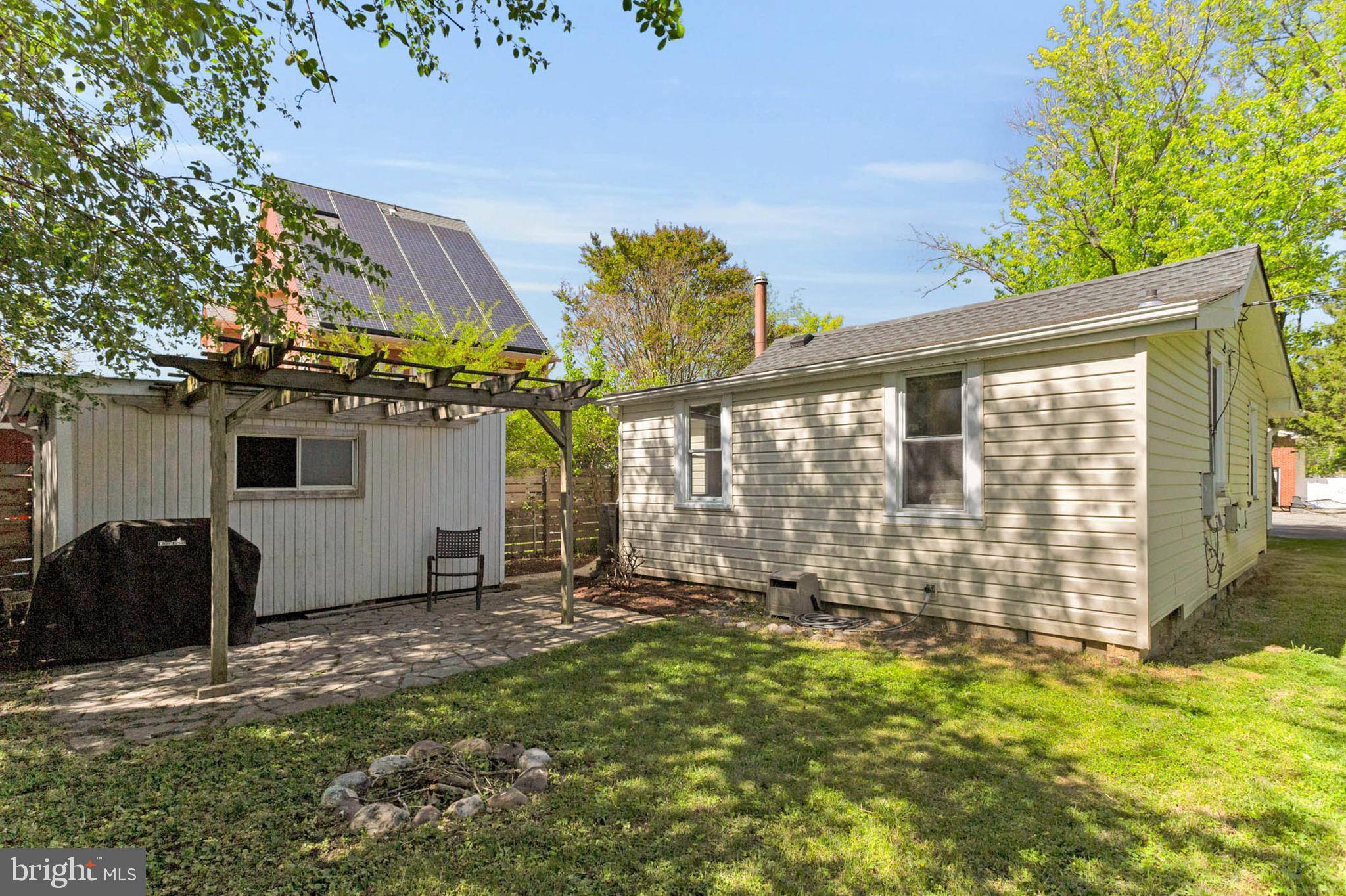 WOODLAND BEACH - Residential