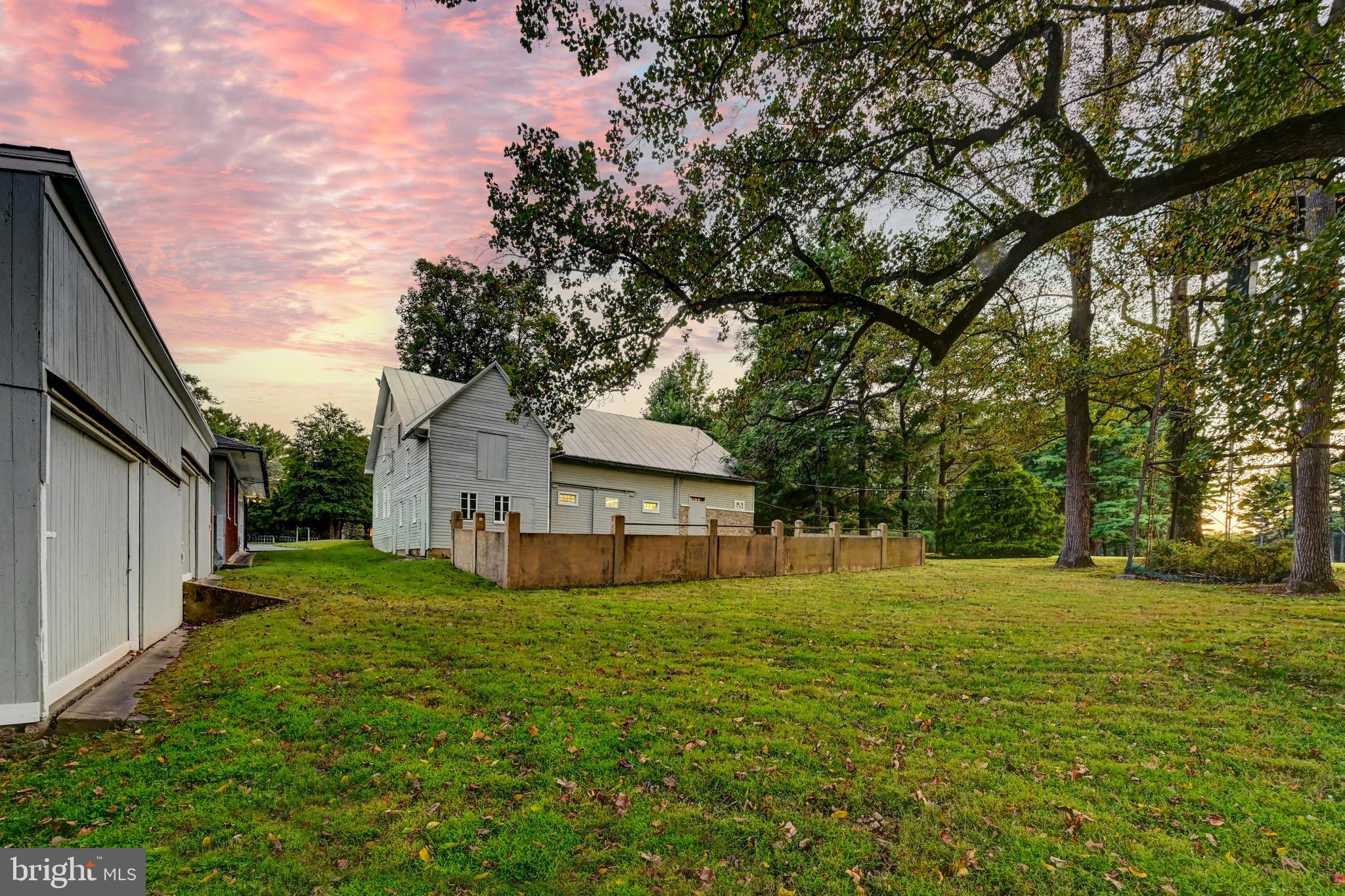 HILLSIDE@SEMINAR - Land