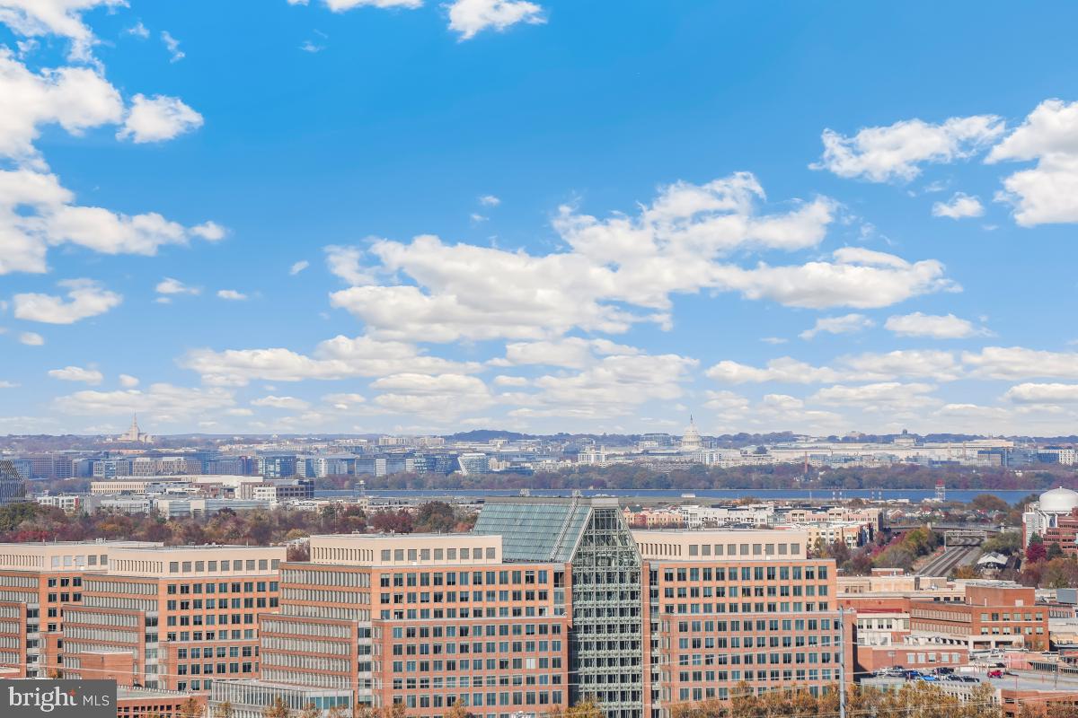 MONTEBELLO - Residential