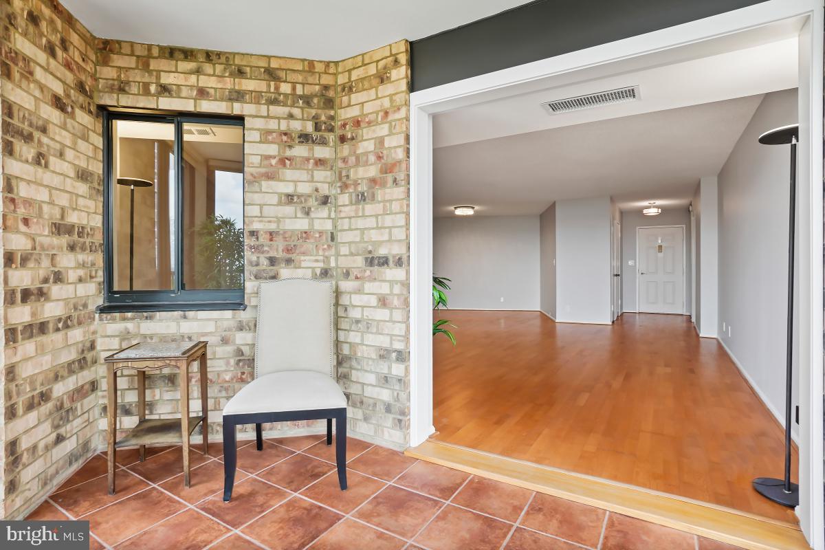 MONTEBELLO - Residential