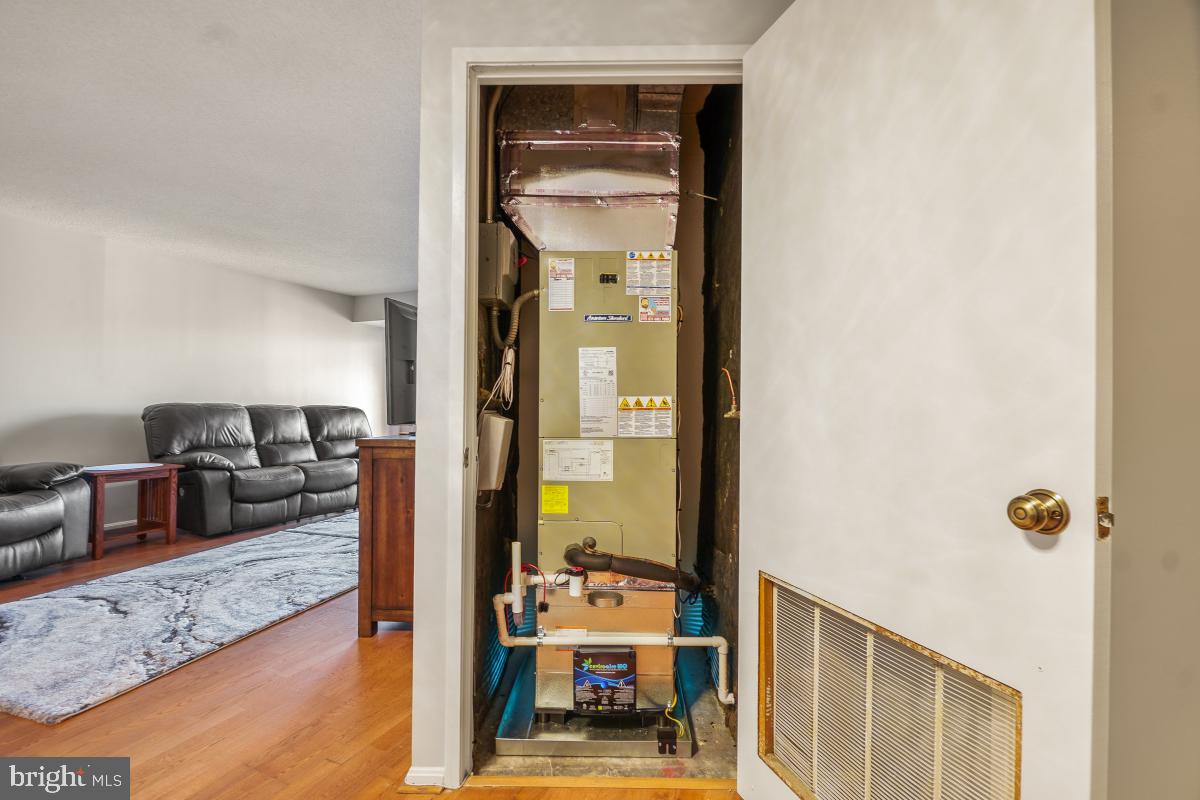 MONTEBELLO - Residential