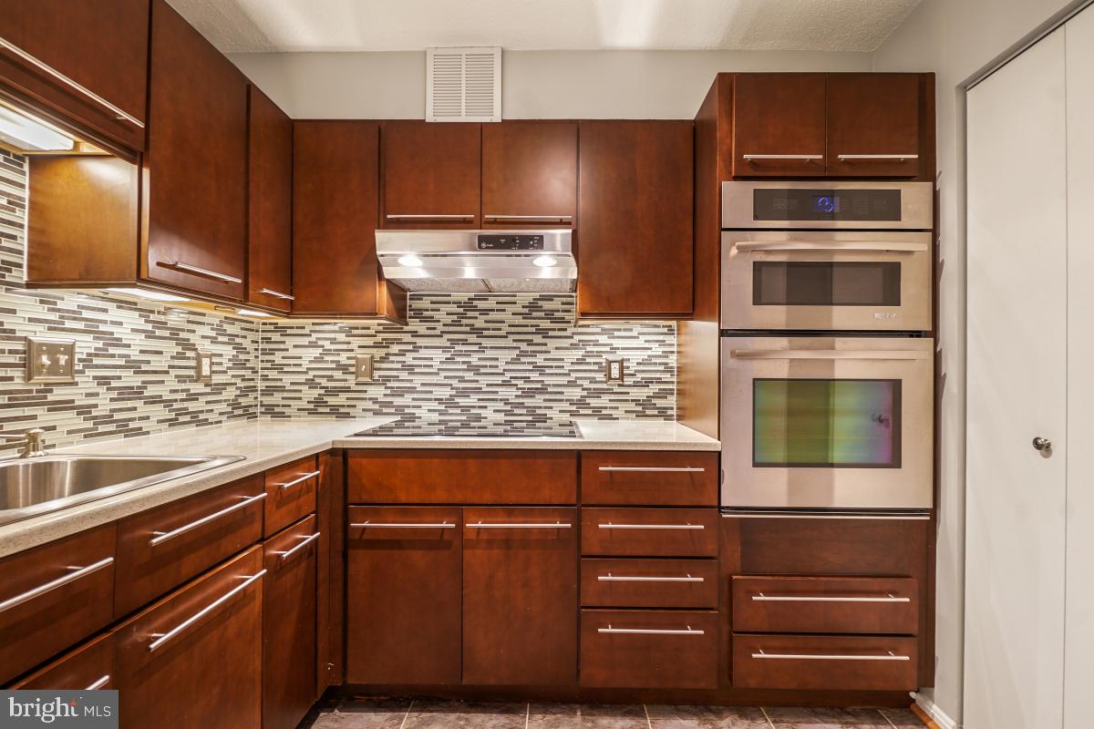 MONTEBELLO - Residential