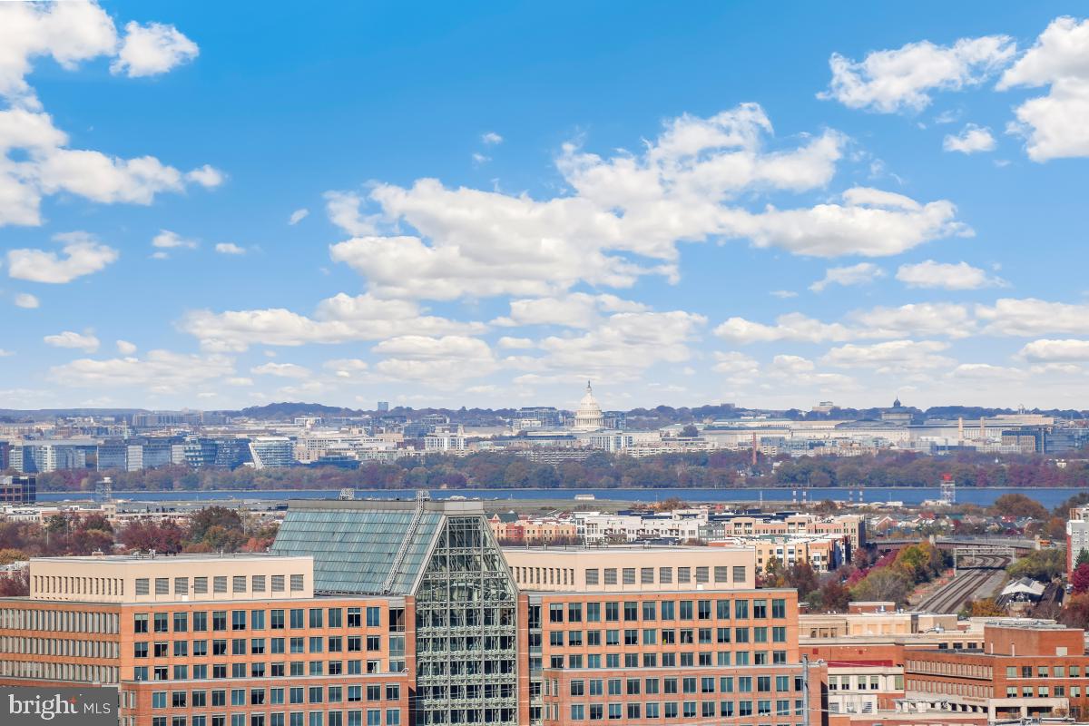 MONTEBELLO - Residential