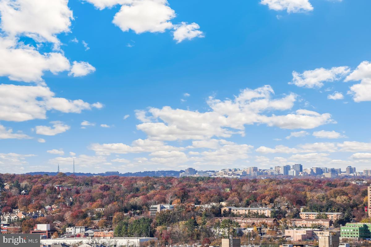 MONTEBELLO - Residential