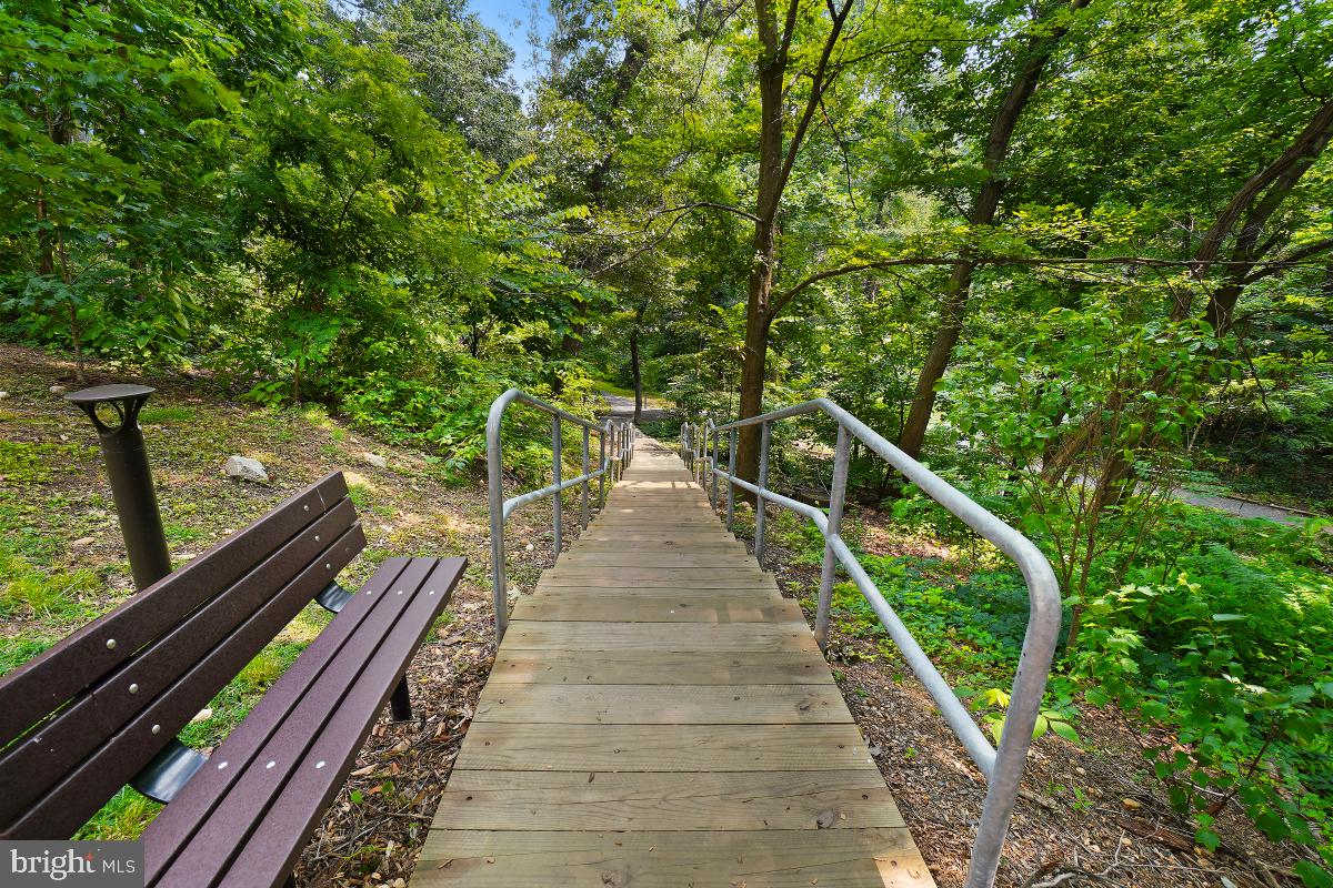 MONTEBELLO - Residential