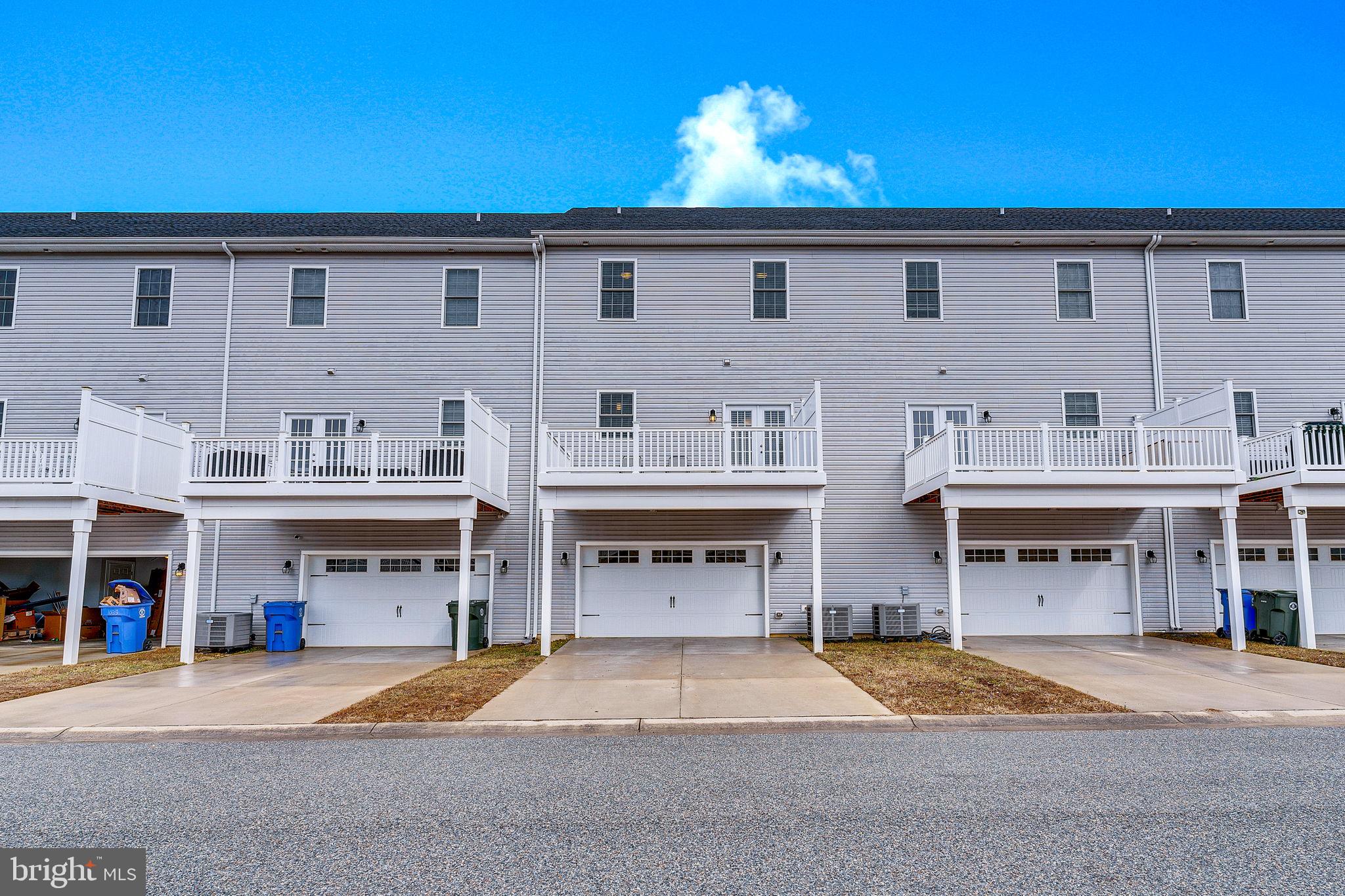 1035 RYE DRIVE