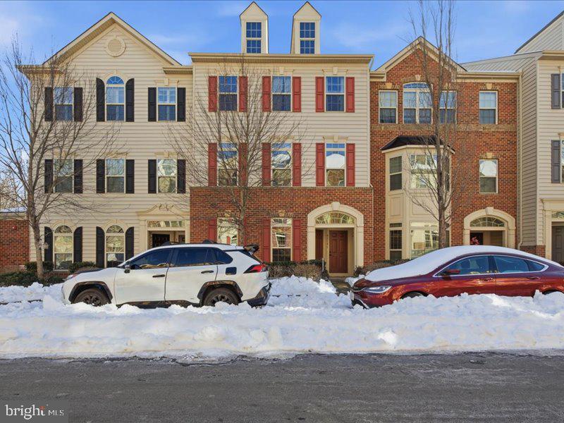 VIRGINIA MANOR CONDOMINIUM - Residential