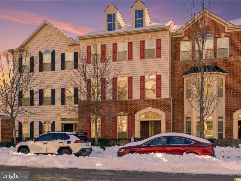 VIRGINIA MANOR CONDOMINIUM - Residential