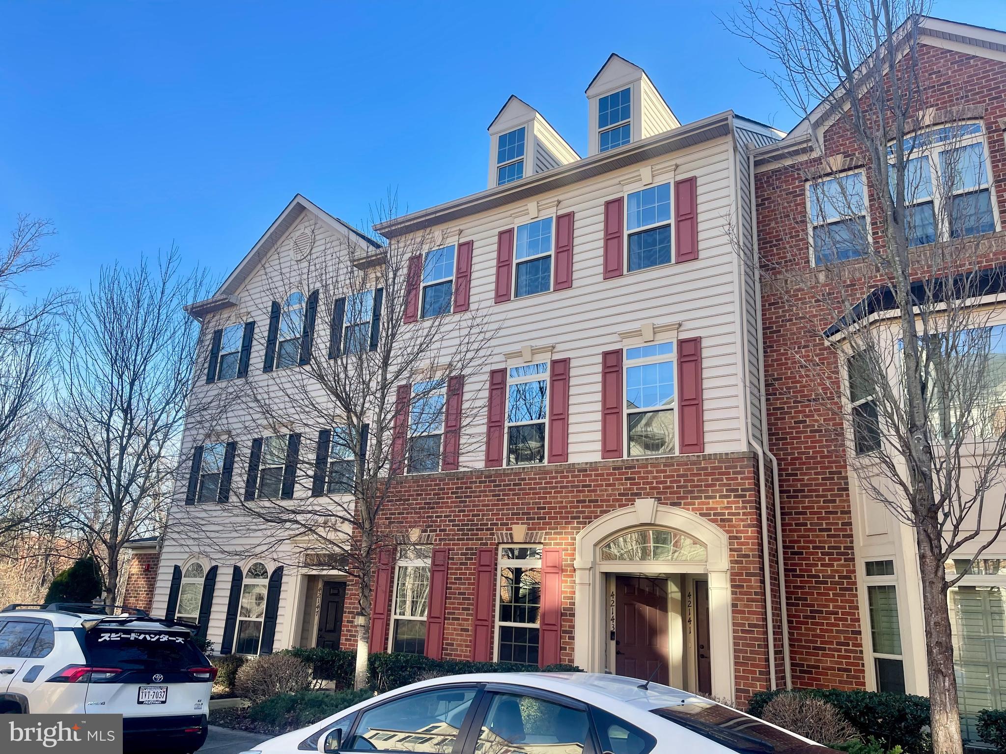 VIRGINIA MANOR CONDOMINIUM - Residential