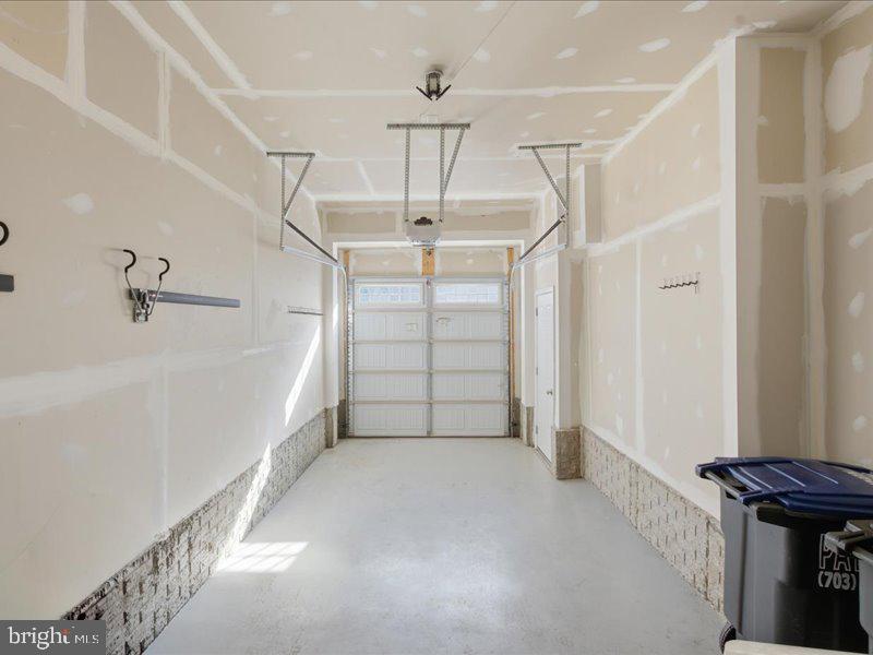 VIRGINIA MANOR CONDOMINIUM - Residential