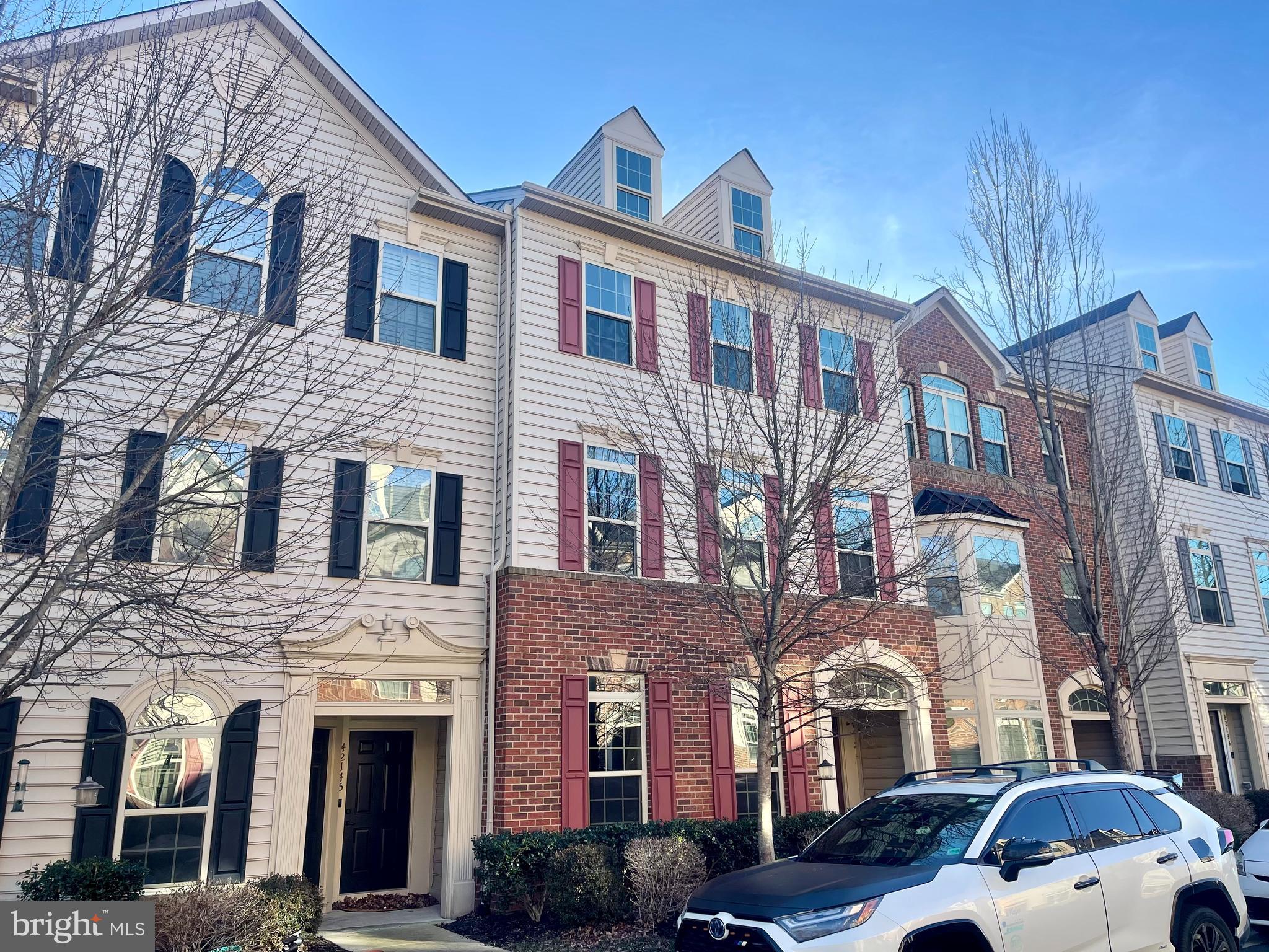 VIRGINIA MANOR CONDOMINIUM - Residential