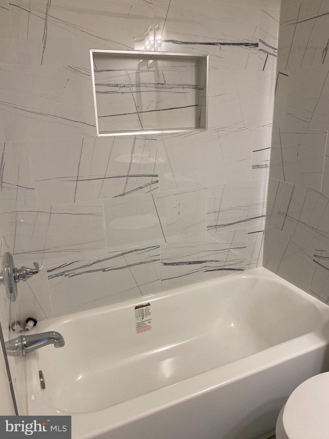 CALVERTON - Residential Lease