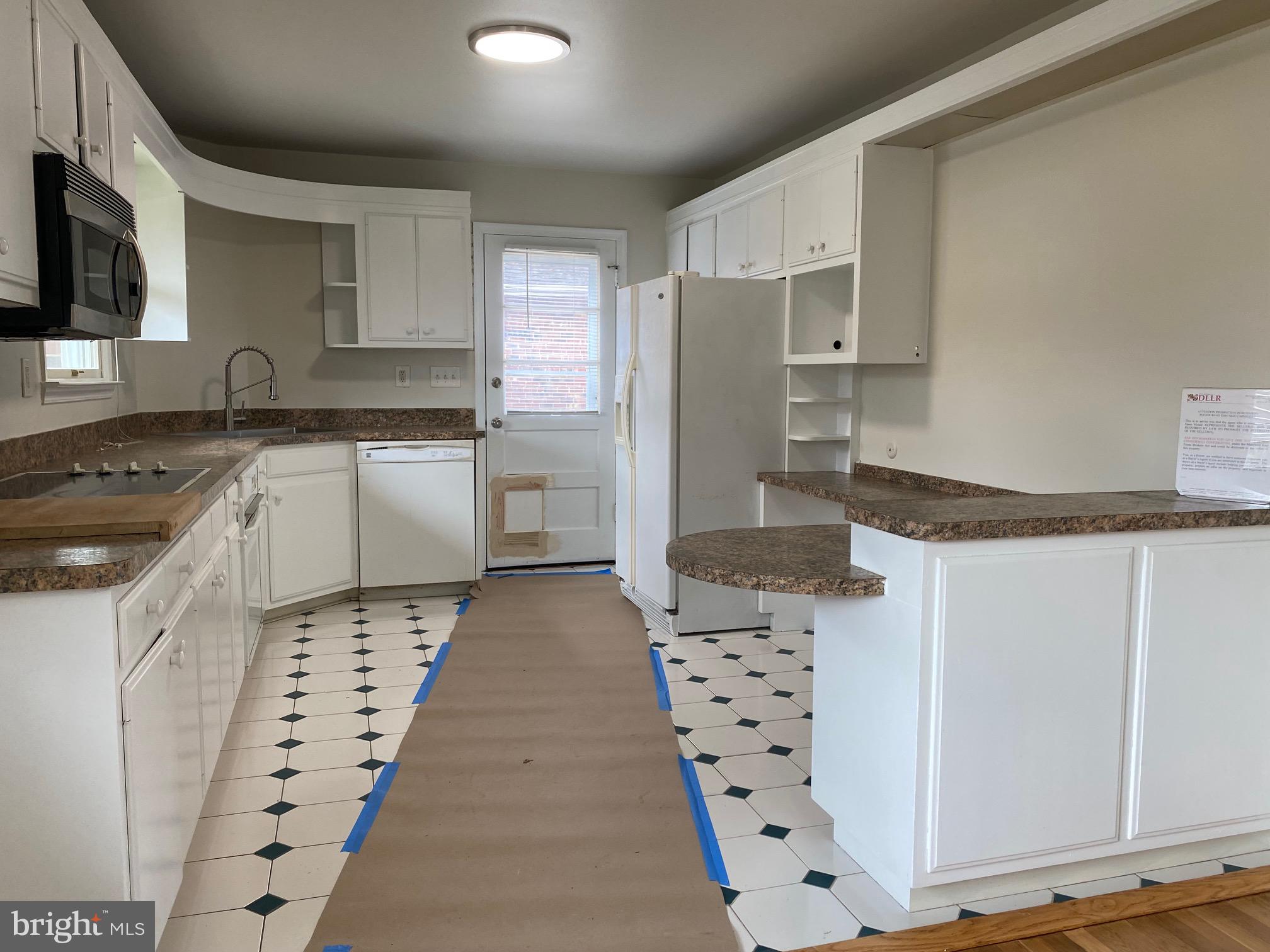 CALVERTON - Residential Lease