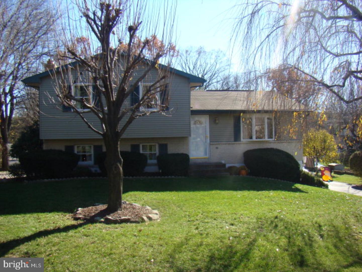 Immaculate split level home on a cul-de-sac in West West Terrace. With a newly renovated kitchen and bathroom, hardwood floors, newly installed carpeting, freshly painted neutral colors and central air, this home is ready to move right into. The main level has a generous open feel with kitchen, dining and living areas; the upper level has three bedrooms; the lower level has a large family room with wood pellet stove/fireplace, office area and half bath. Sliding glass doors from the lower level open to a covered deck and private backyard for year round enjoyment. This home is a must see! Mailing Address Continued: Pottsville Color: Tan Amp: 200