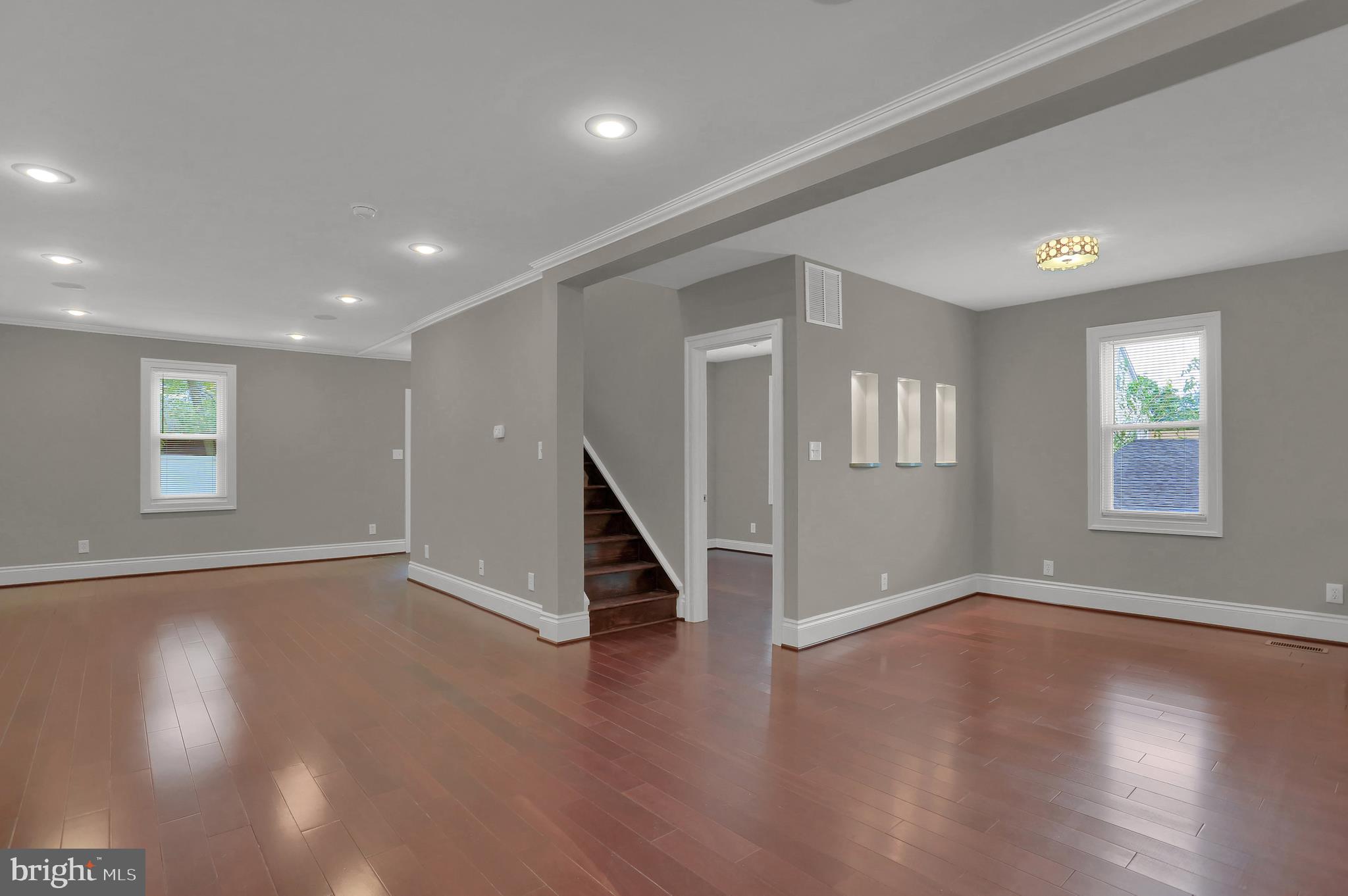 OAKCREST - Residential