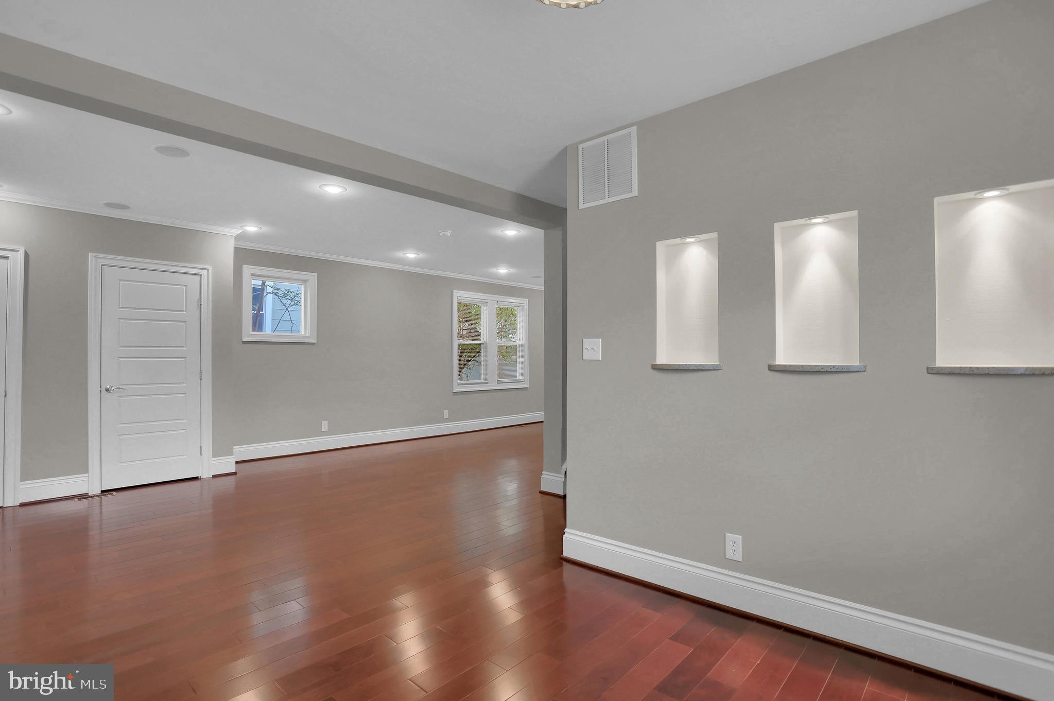 OAKCREST - Residential