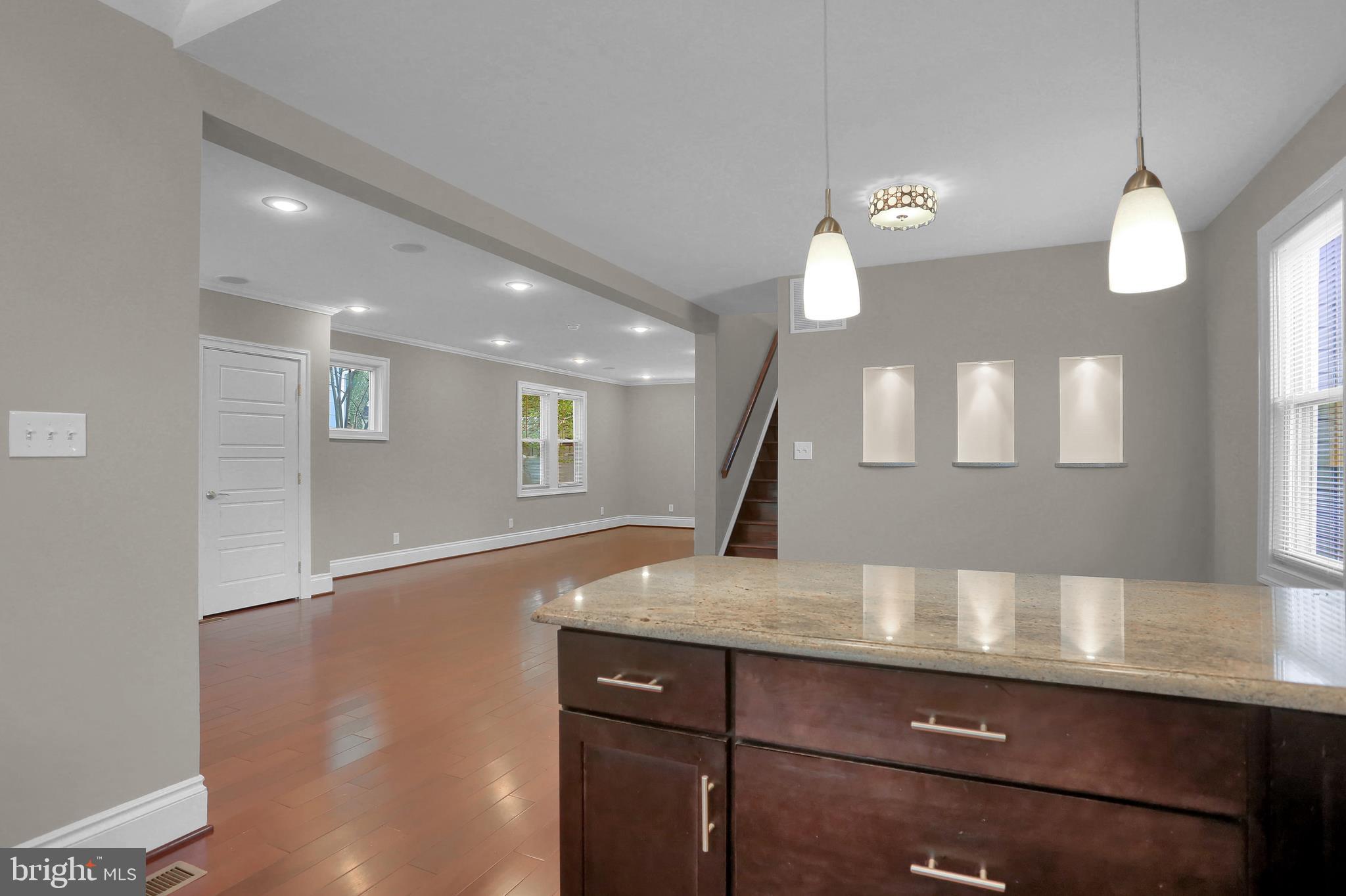 OAKCREST - Residential