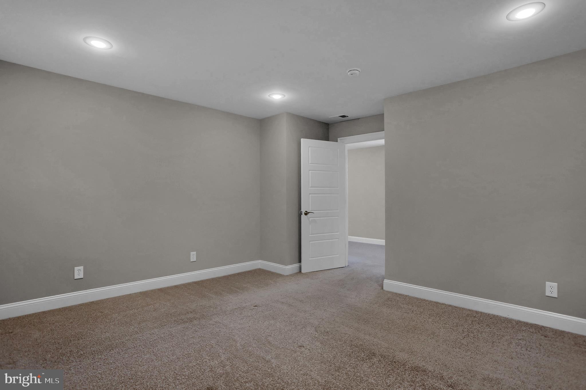 OAKCREST - Residential